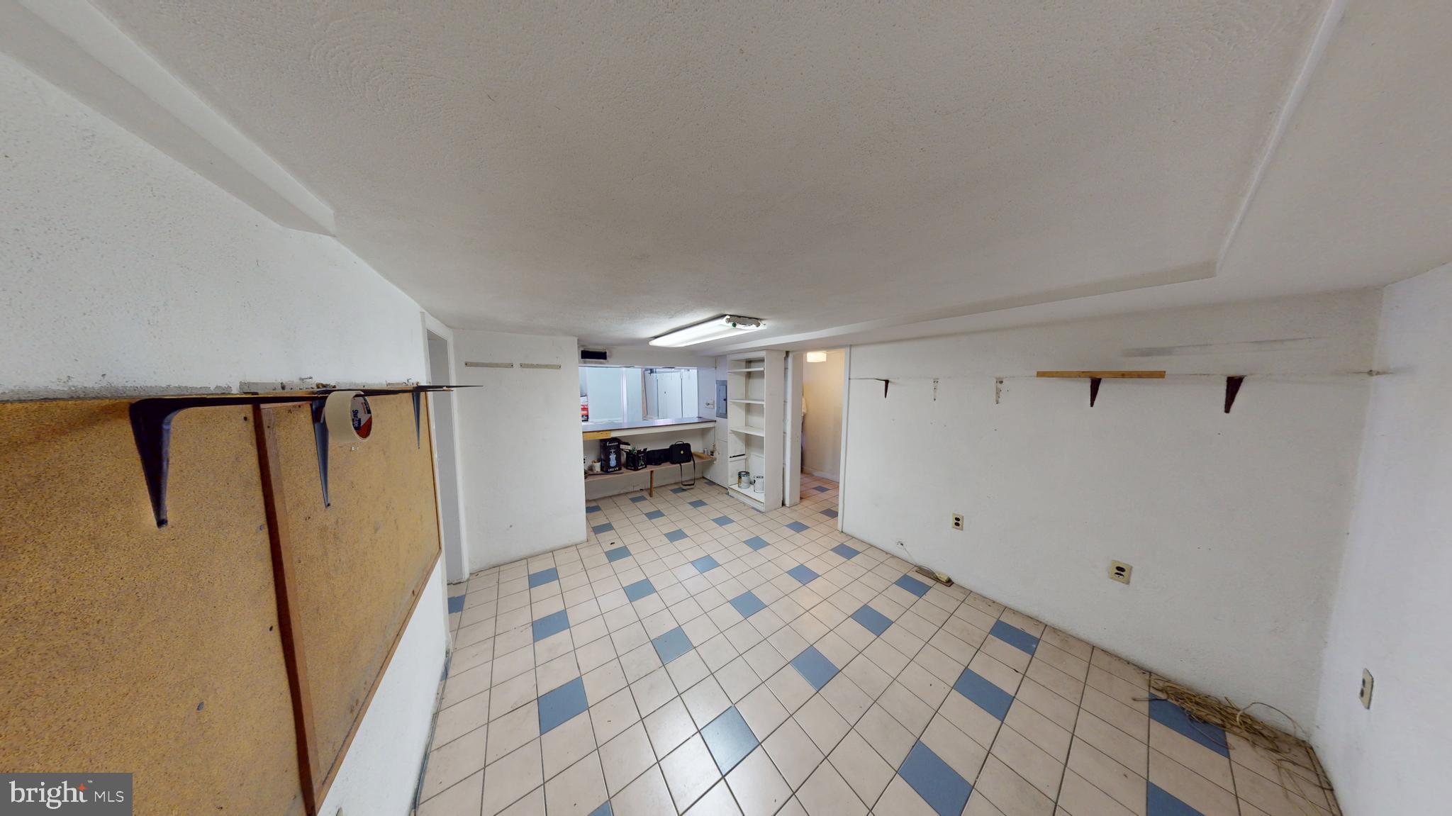 POINT BREEZE - Commercial Lease