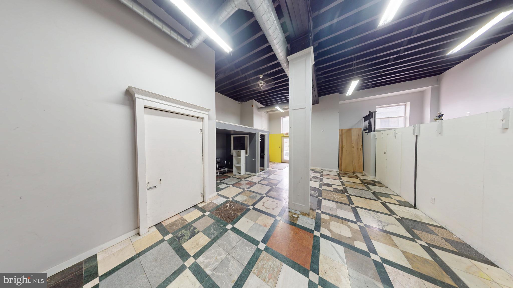 POINT BREEZE - Commercial Lease