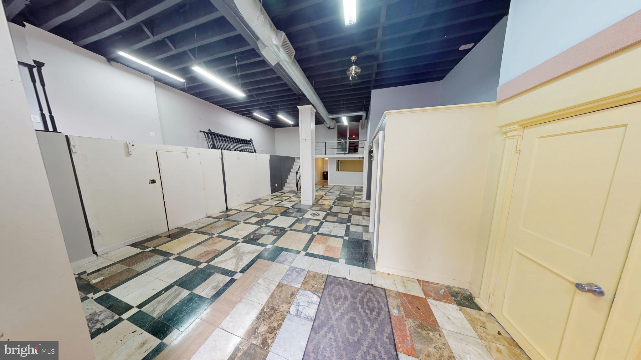 POINT BREEZE - Commercial Lease