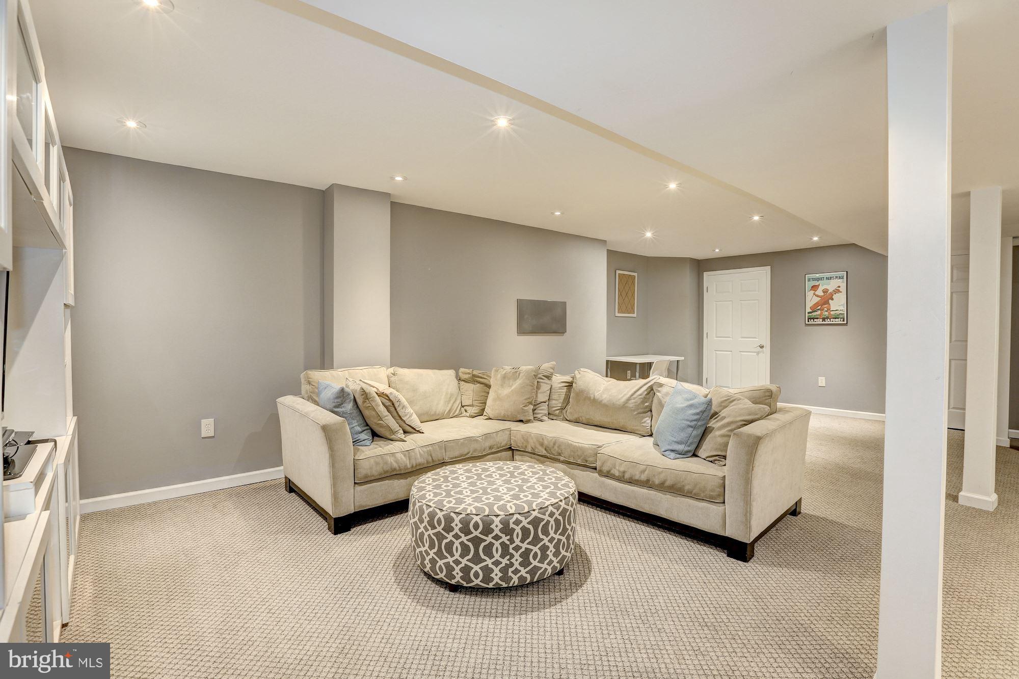 OAKMONT - Residential