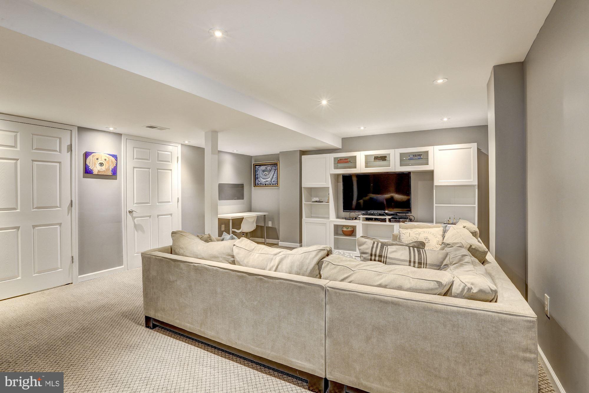 OAKMONT - Residential