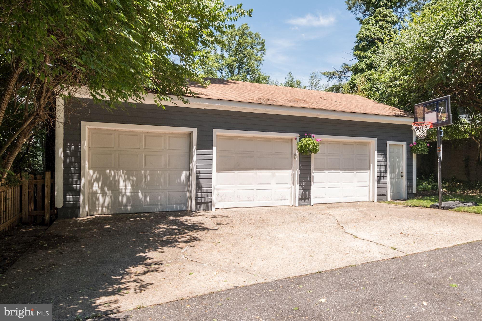 OAKMONT - Residential