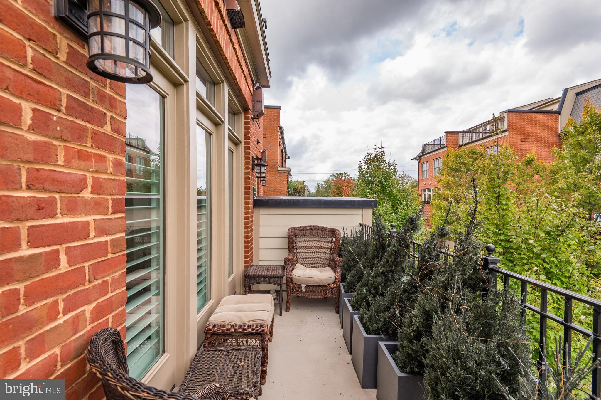 SYMPHONY PARK - Residential