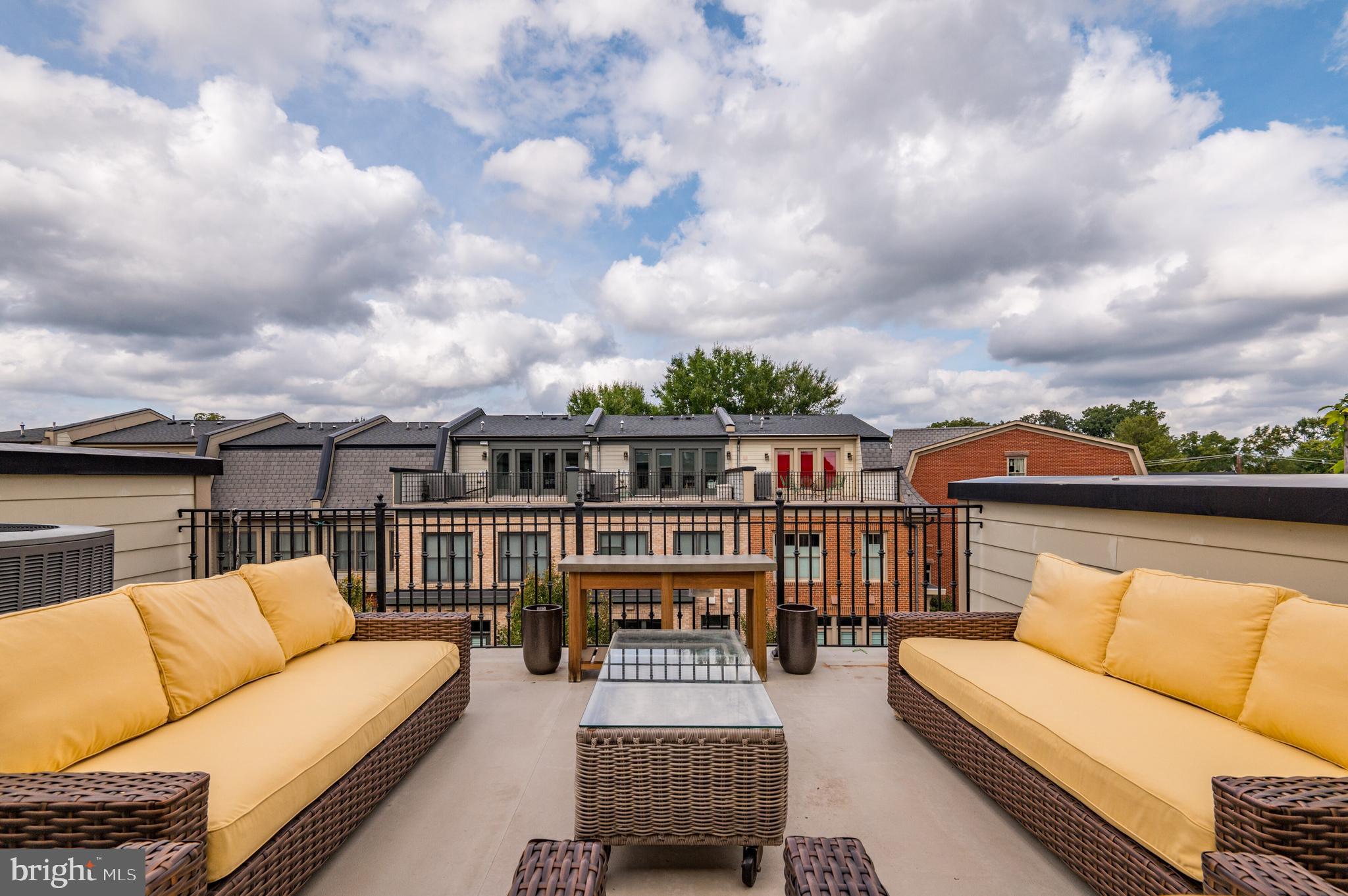 SYMPHONY PARK - Residential