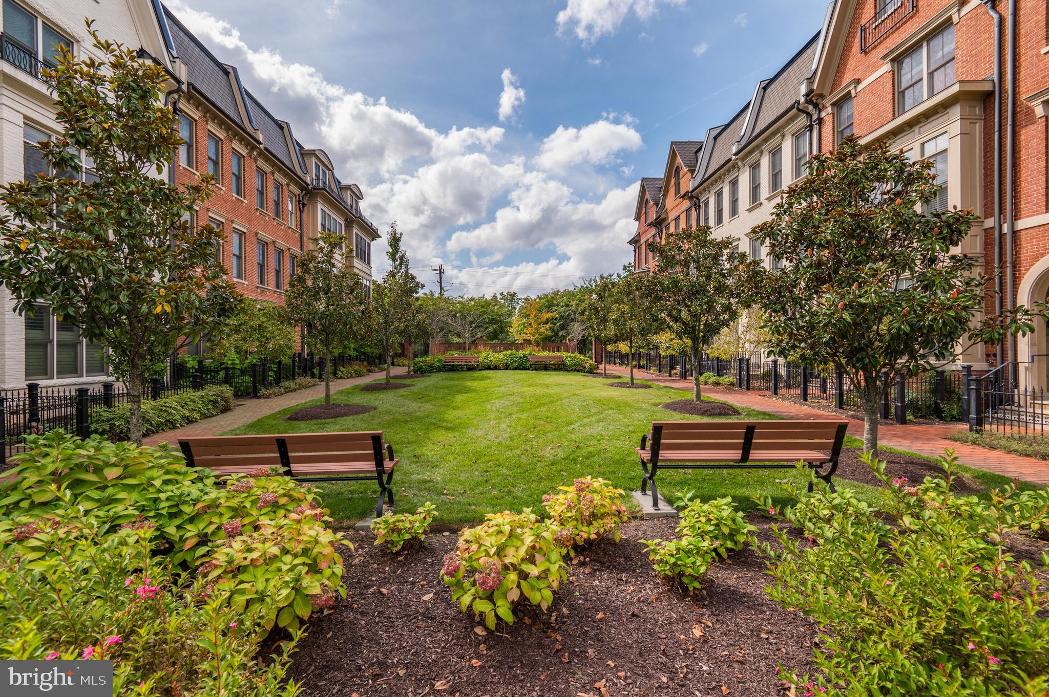 SYMPHONY PARK - Residential