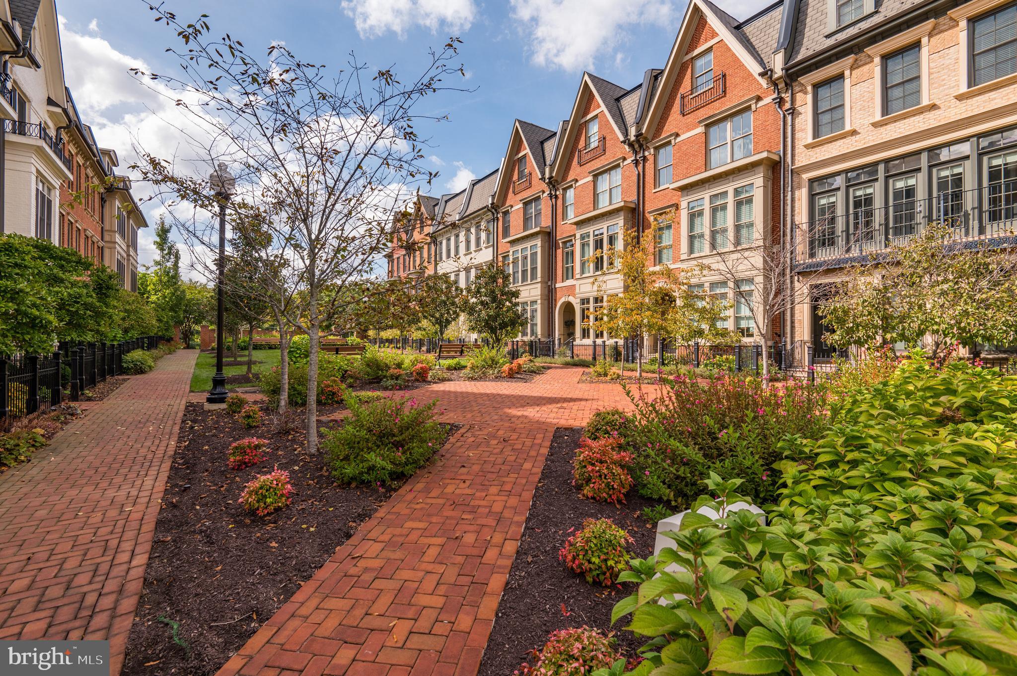 SYMPHONY PARK - Residential