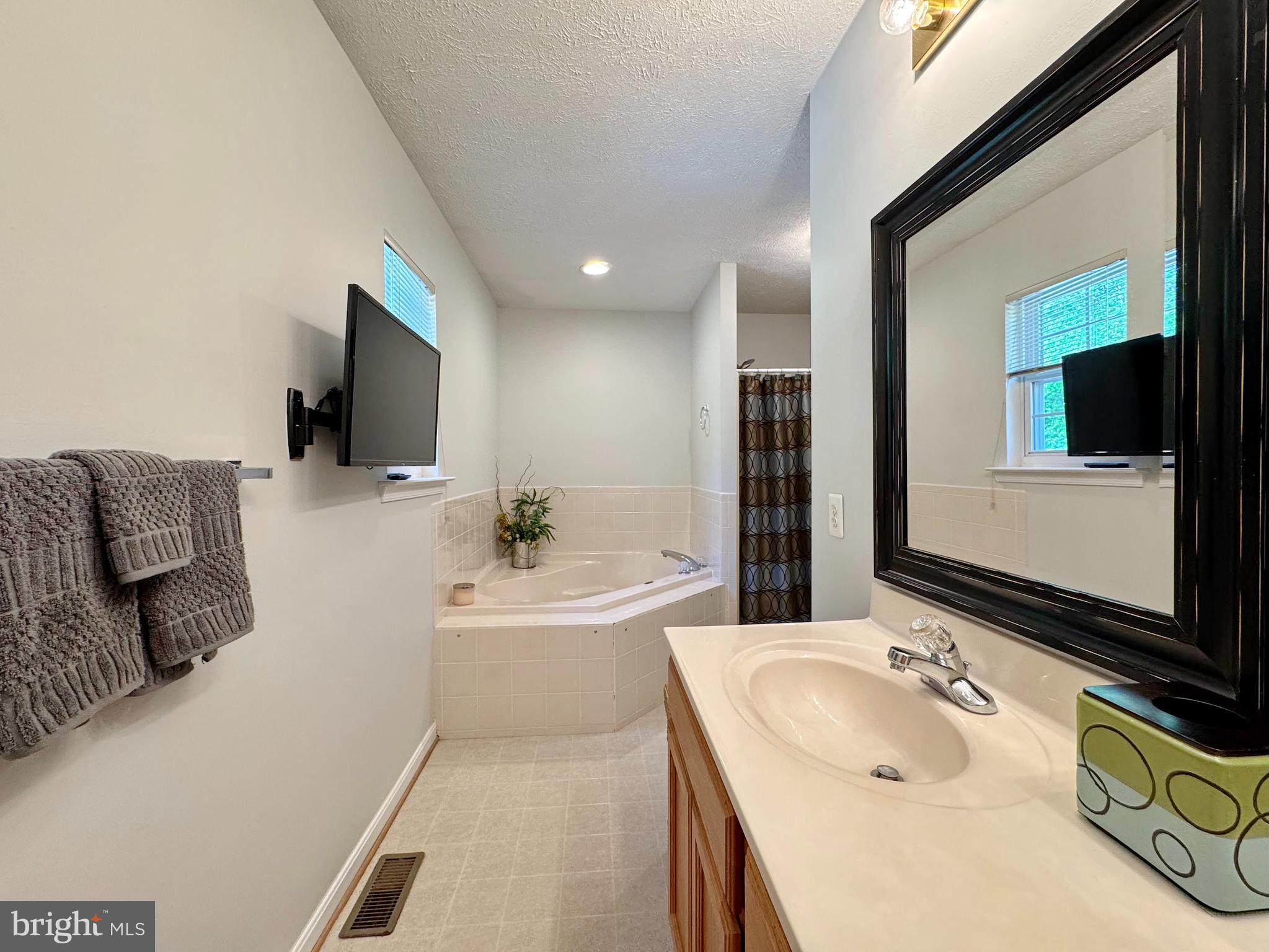 SCOUTS TRAIL - Residential