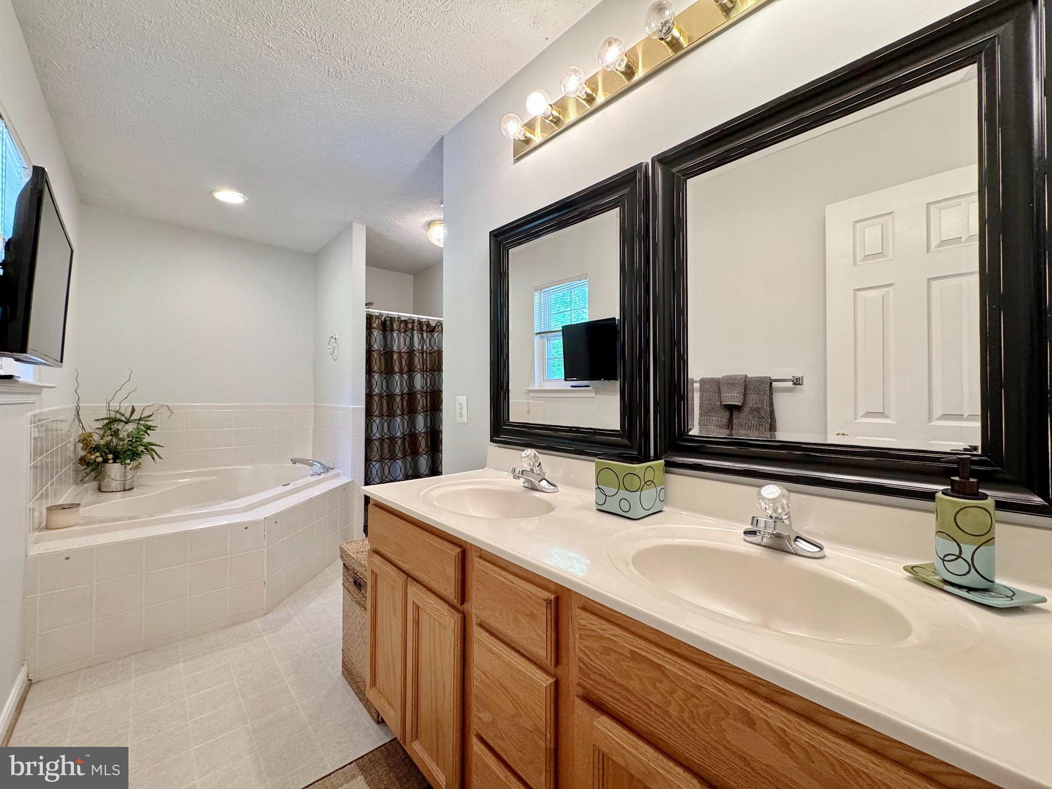 SCOUTS TRAIL - Residential