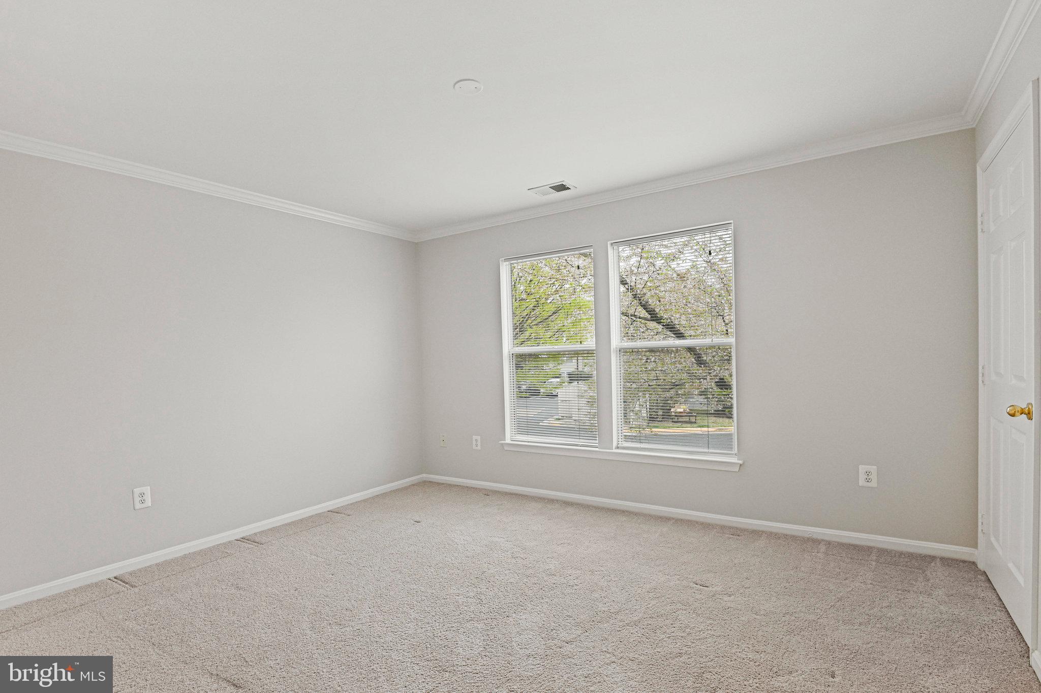 LAKESHORE CONDO - Residential