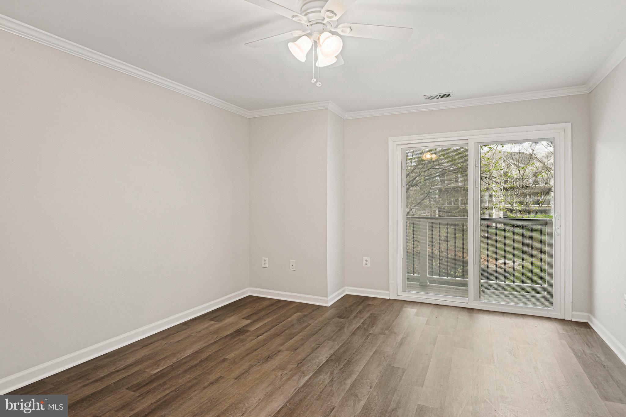 LAKESHORE CONDO - Residential