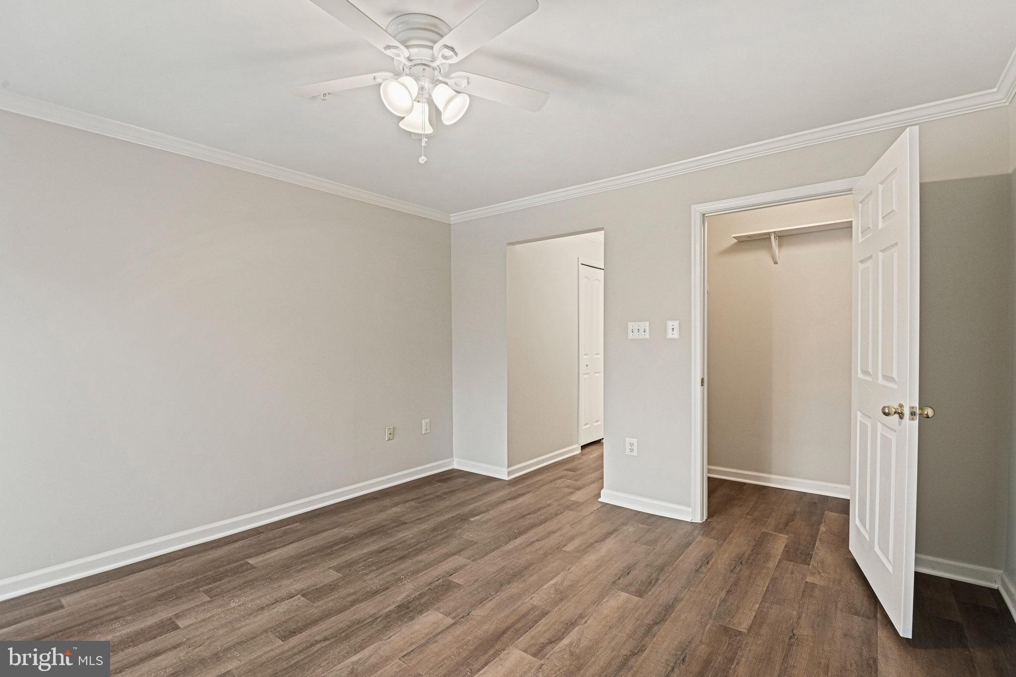 LAKESHORE CONDO - Residential