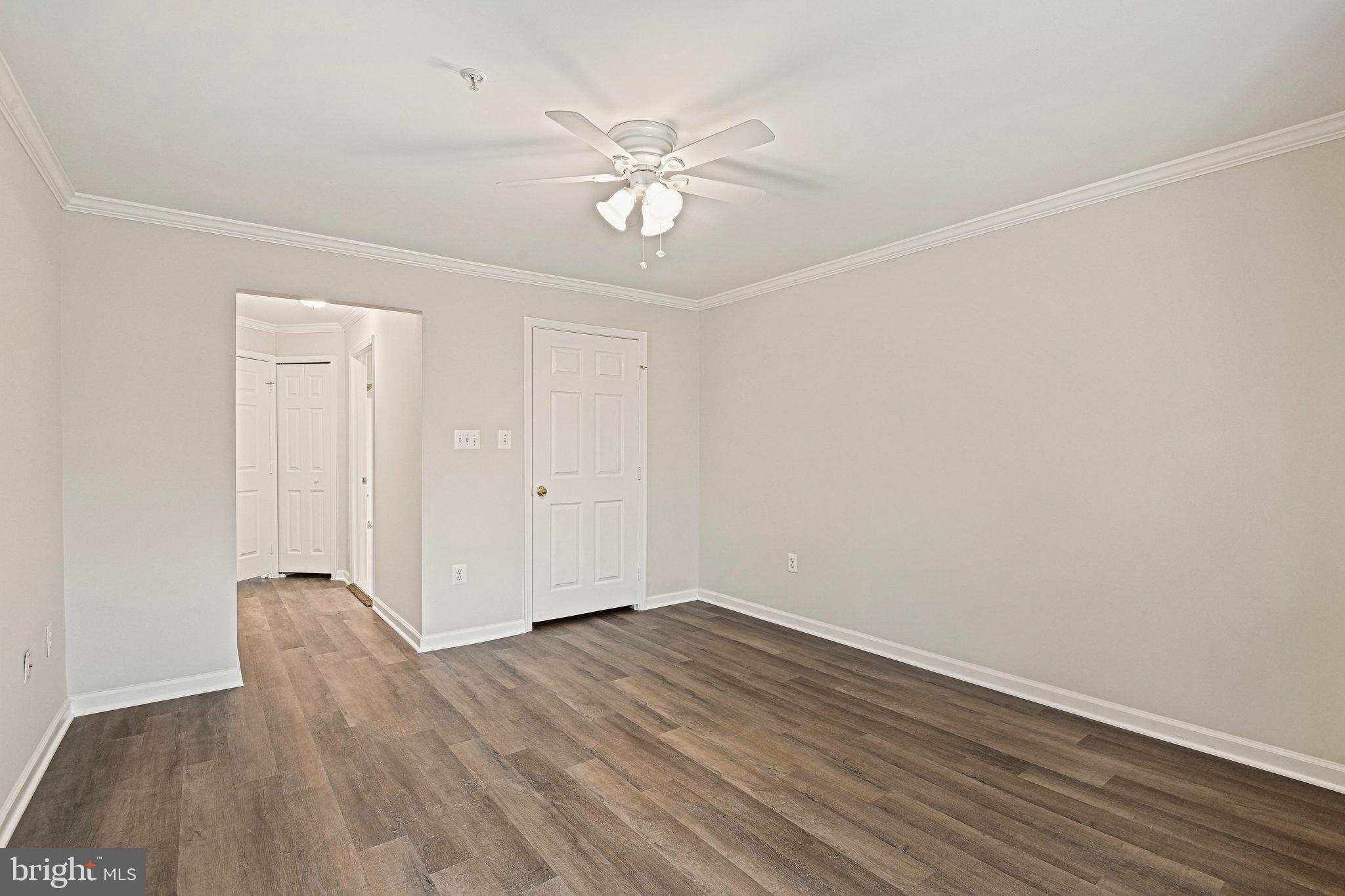 LAKESHORE CONDO - Residential