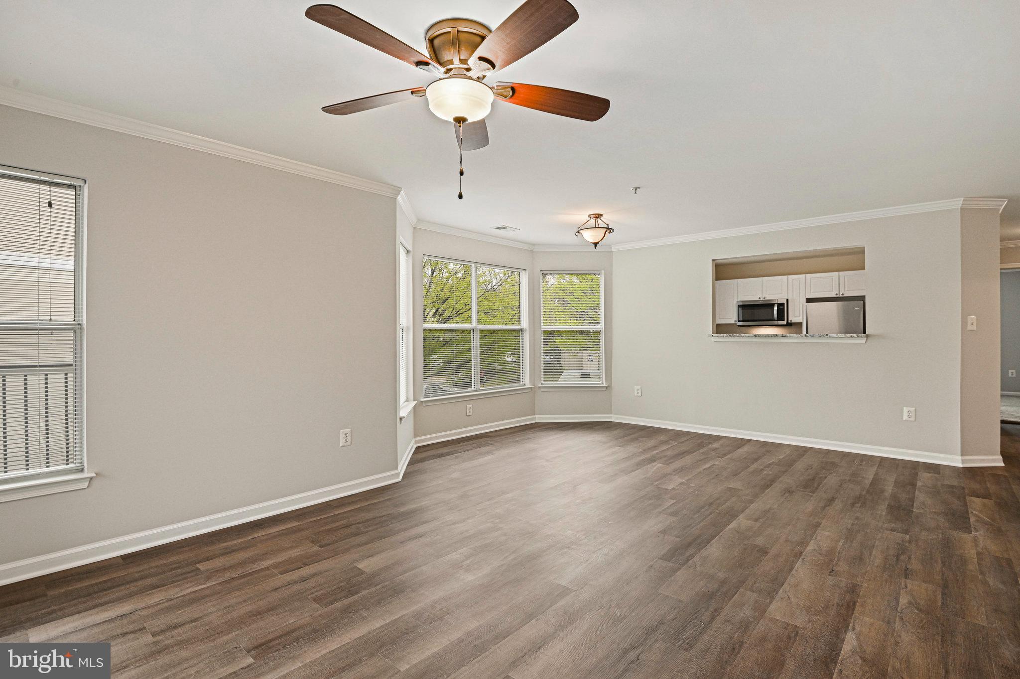 LAKESHORE CONDO - Residential