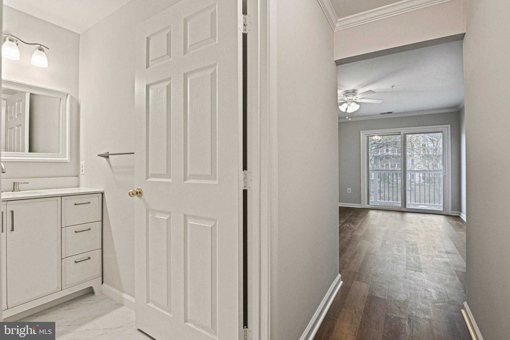 LAKESHORE CONDO - Residential