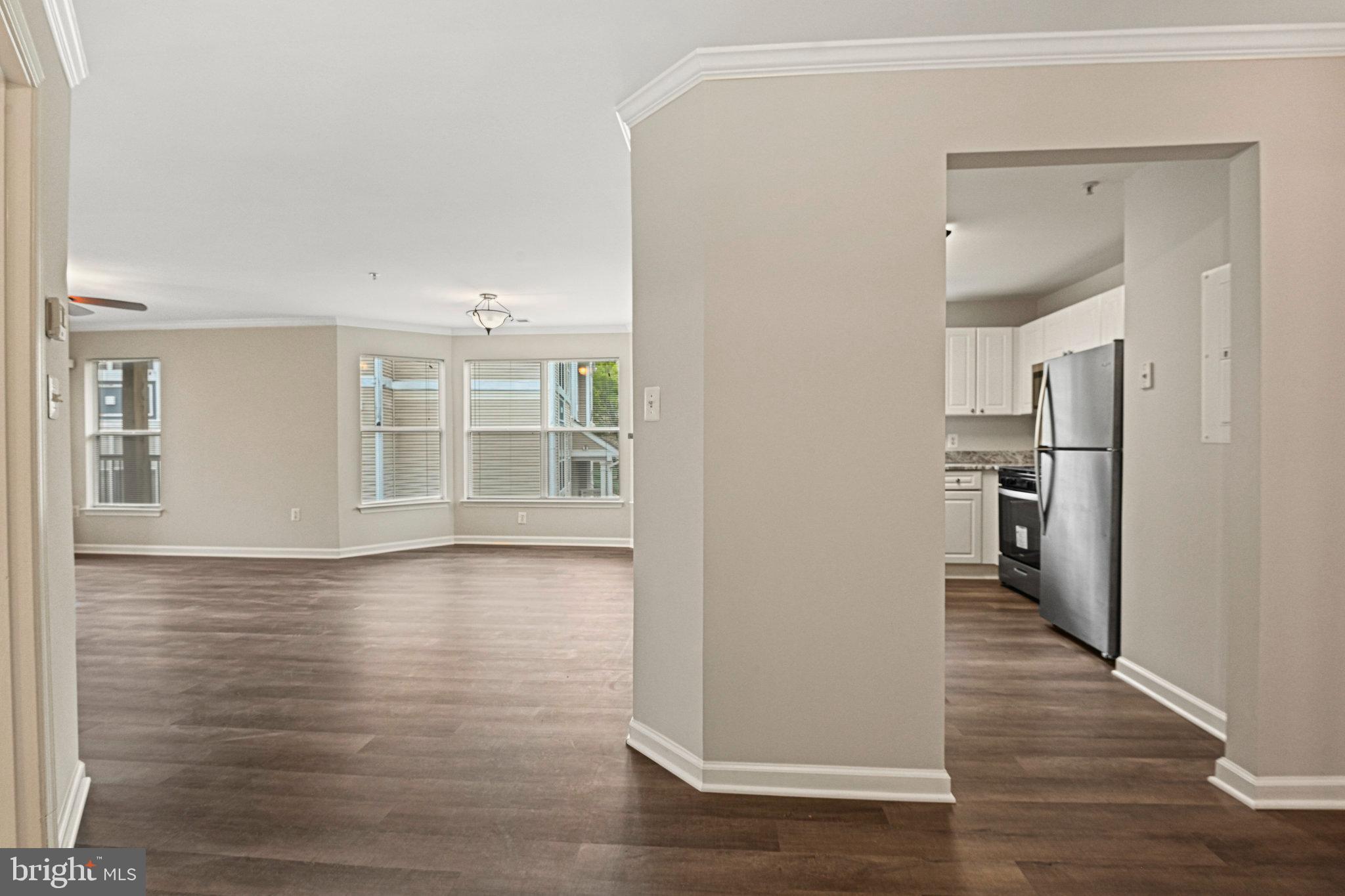 LAKESHORE CONDO - Residential