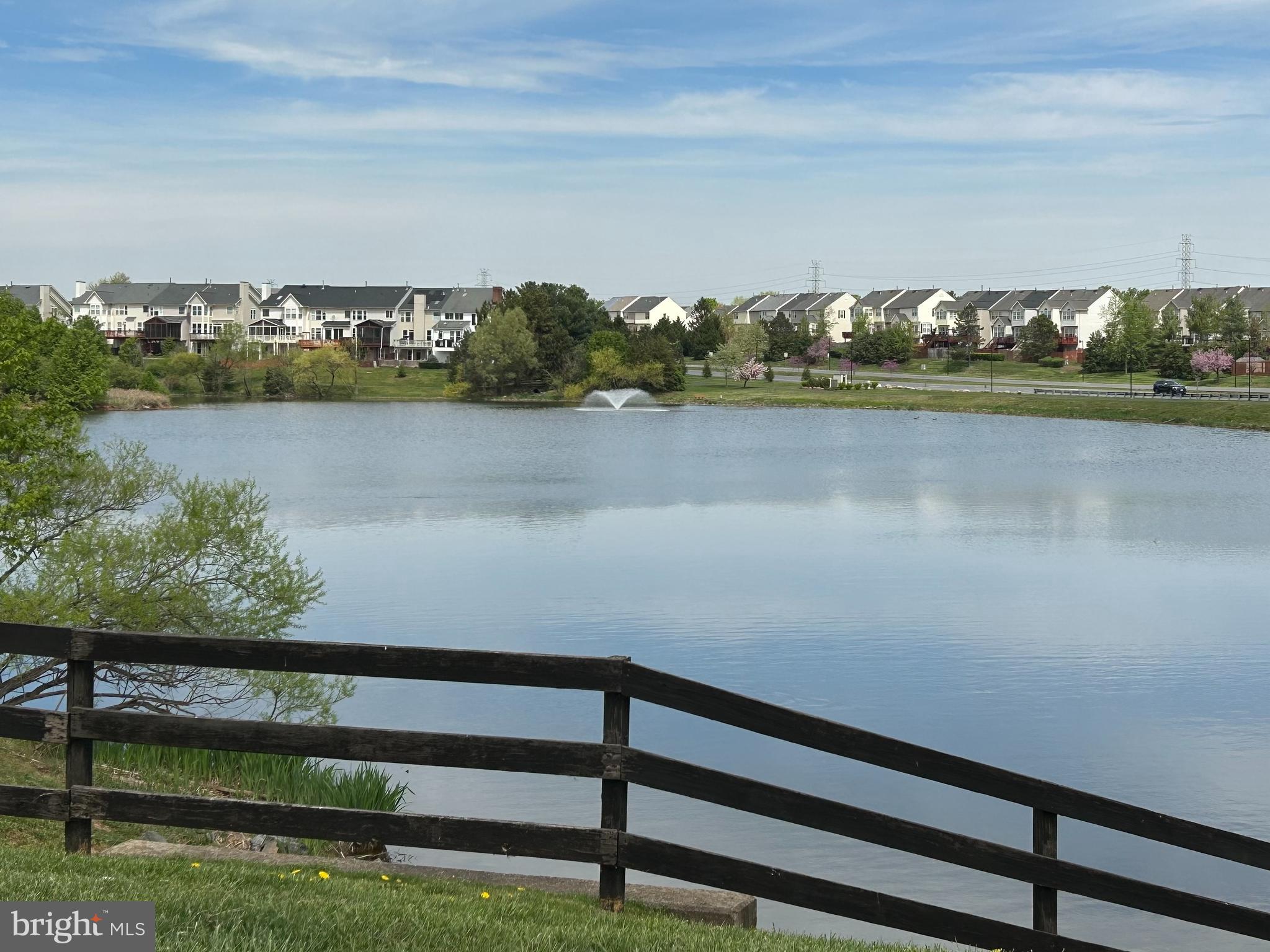 LAKESHORE CONDO - Residential