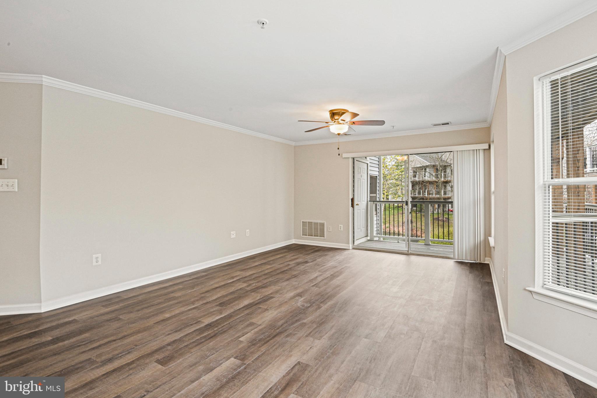 LAKESHORE CONDO - Residential