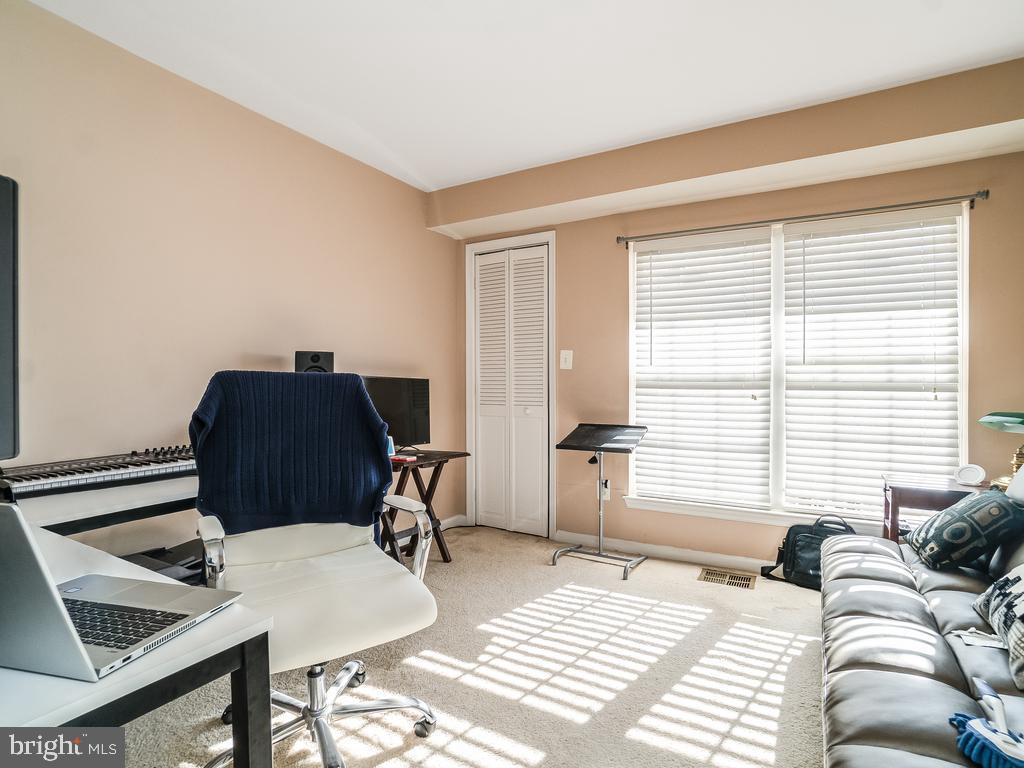 AMBER SPRING - Residential Lease