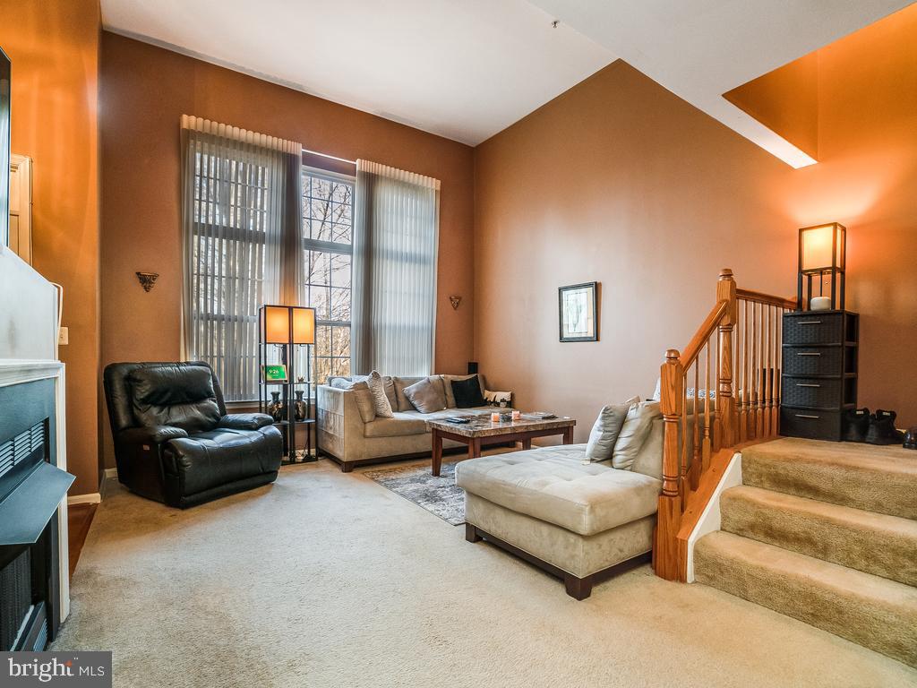 AMBER SPRING - Residential Lease