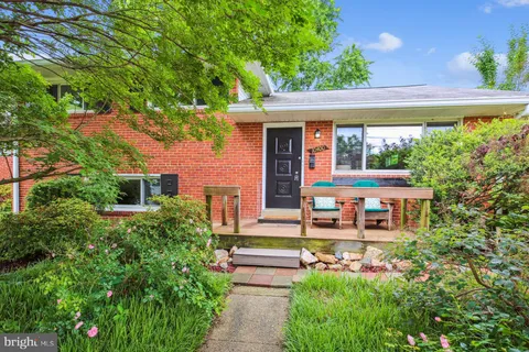 10400 Conover Drive, Silver Spring, MD MLS: MDMC2182632