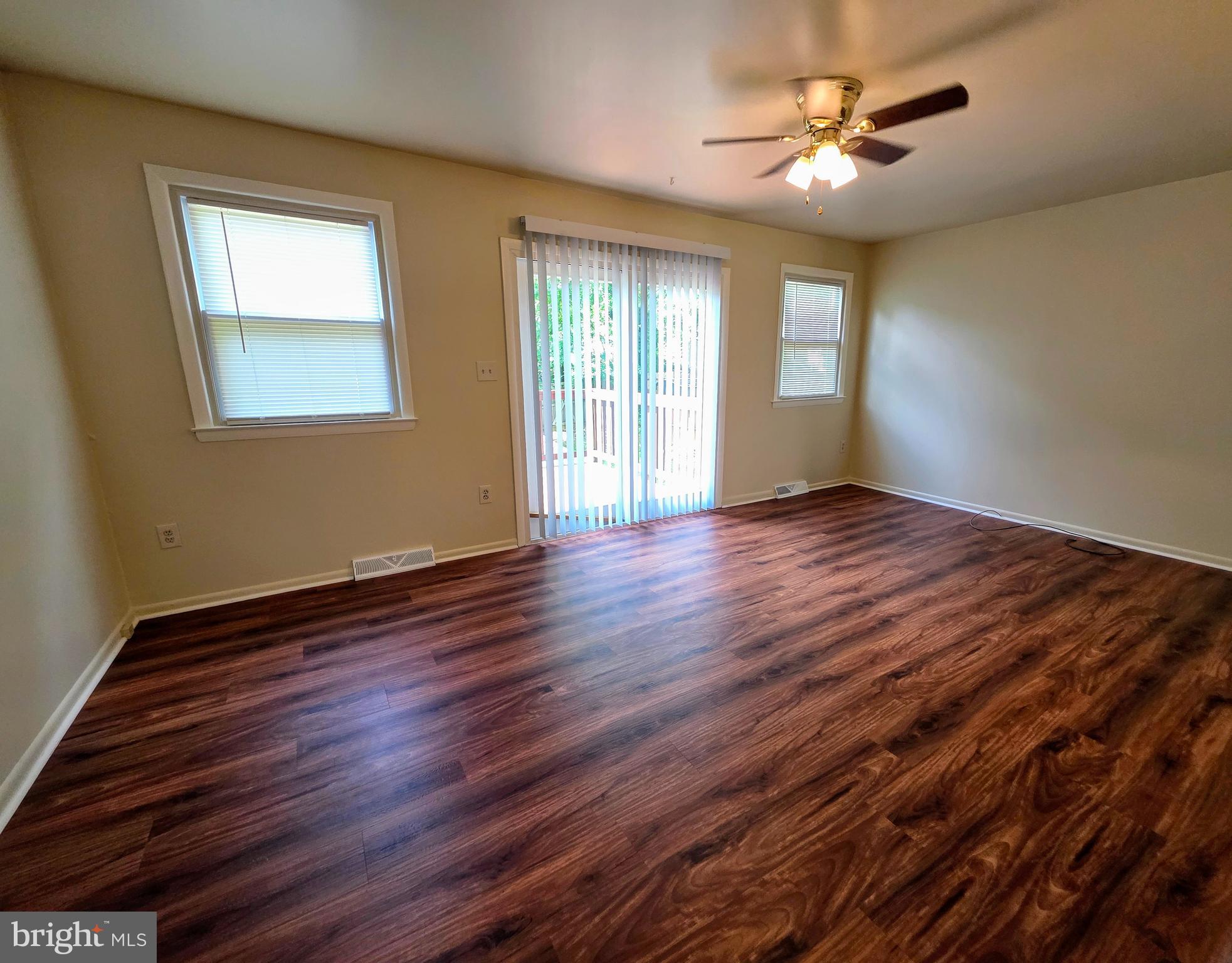822 CALVERT TOWNE DRIVE