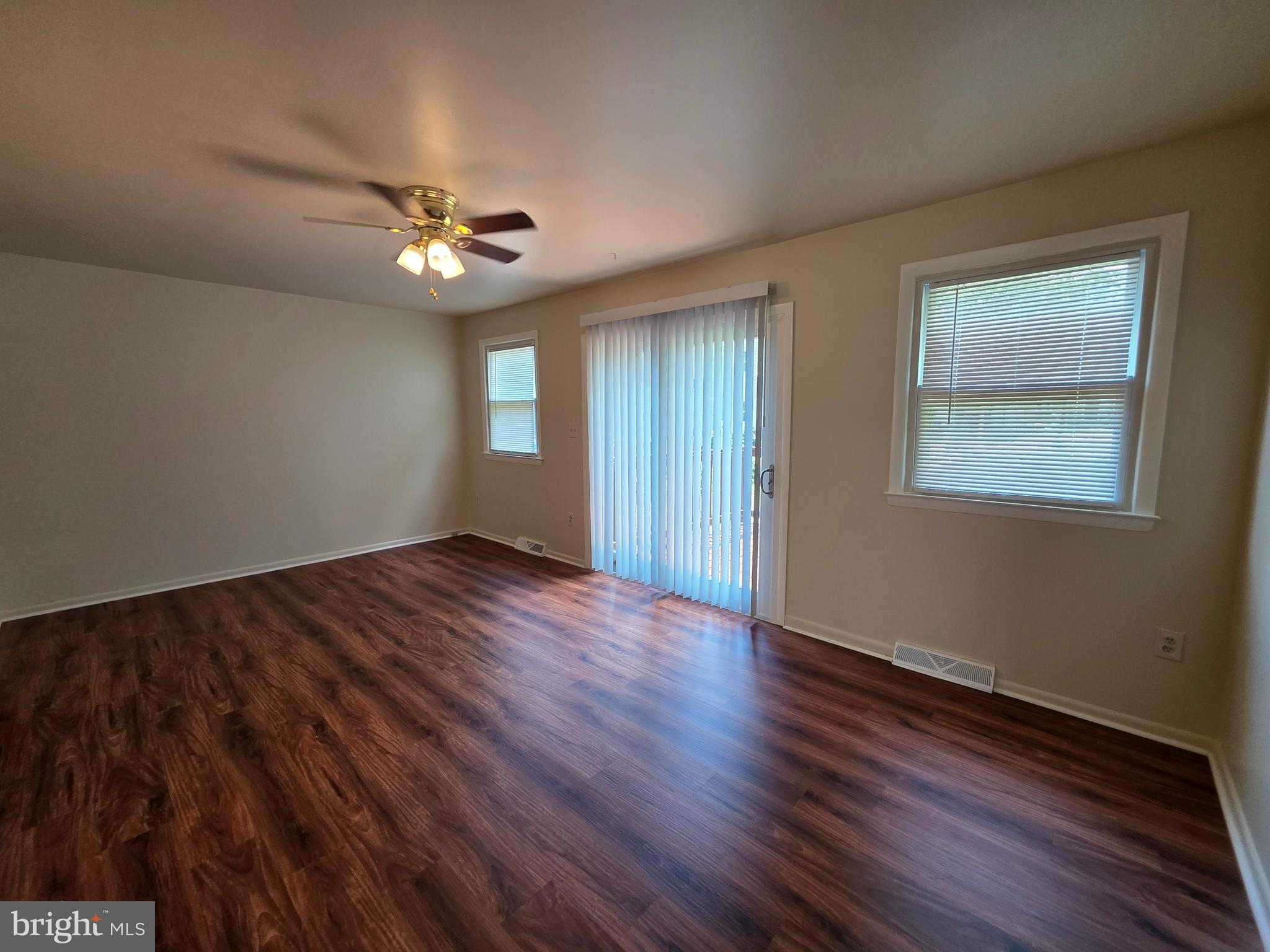822 CALVERT TOWNE DRIVE