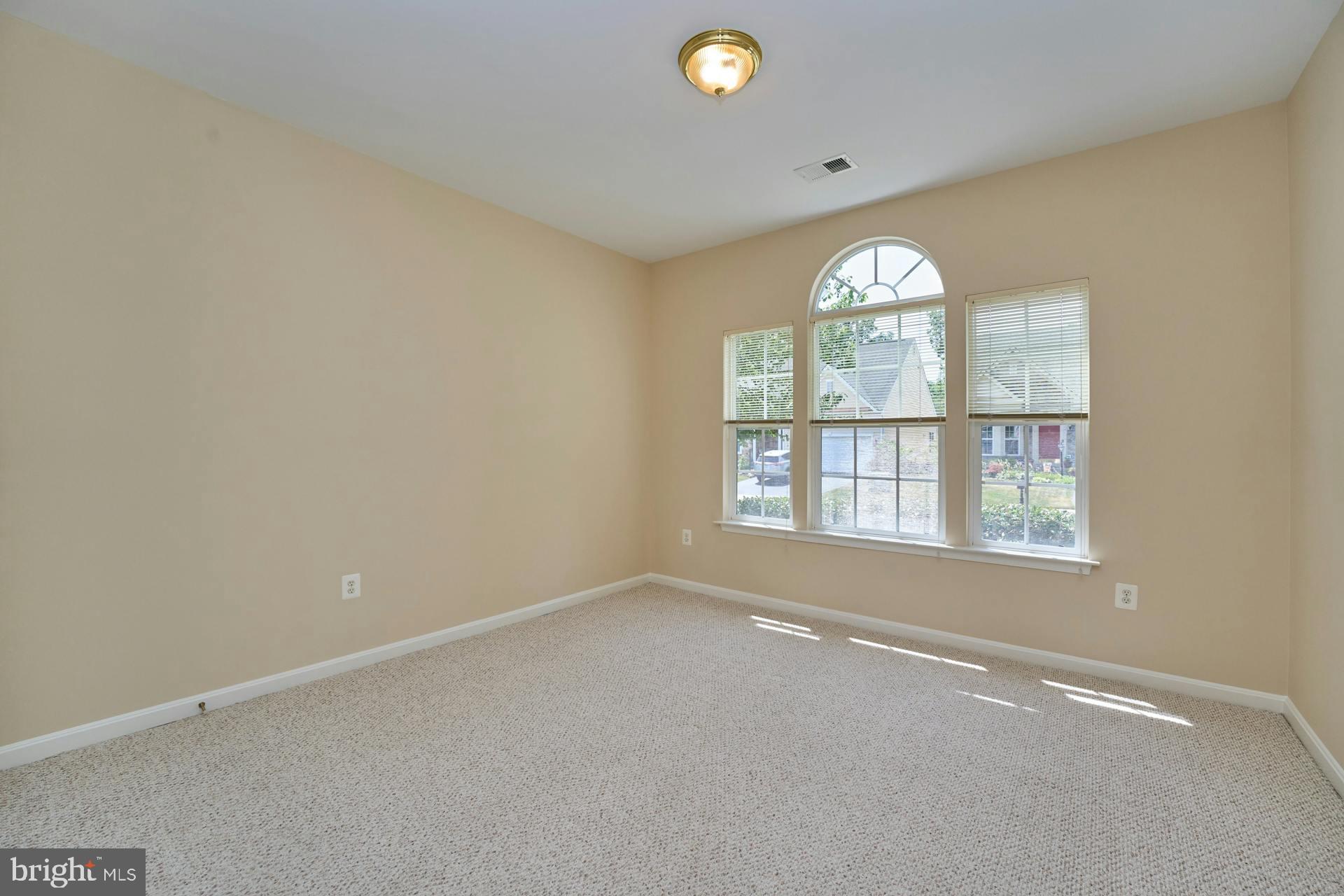 DUNBARTON - Residential