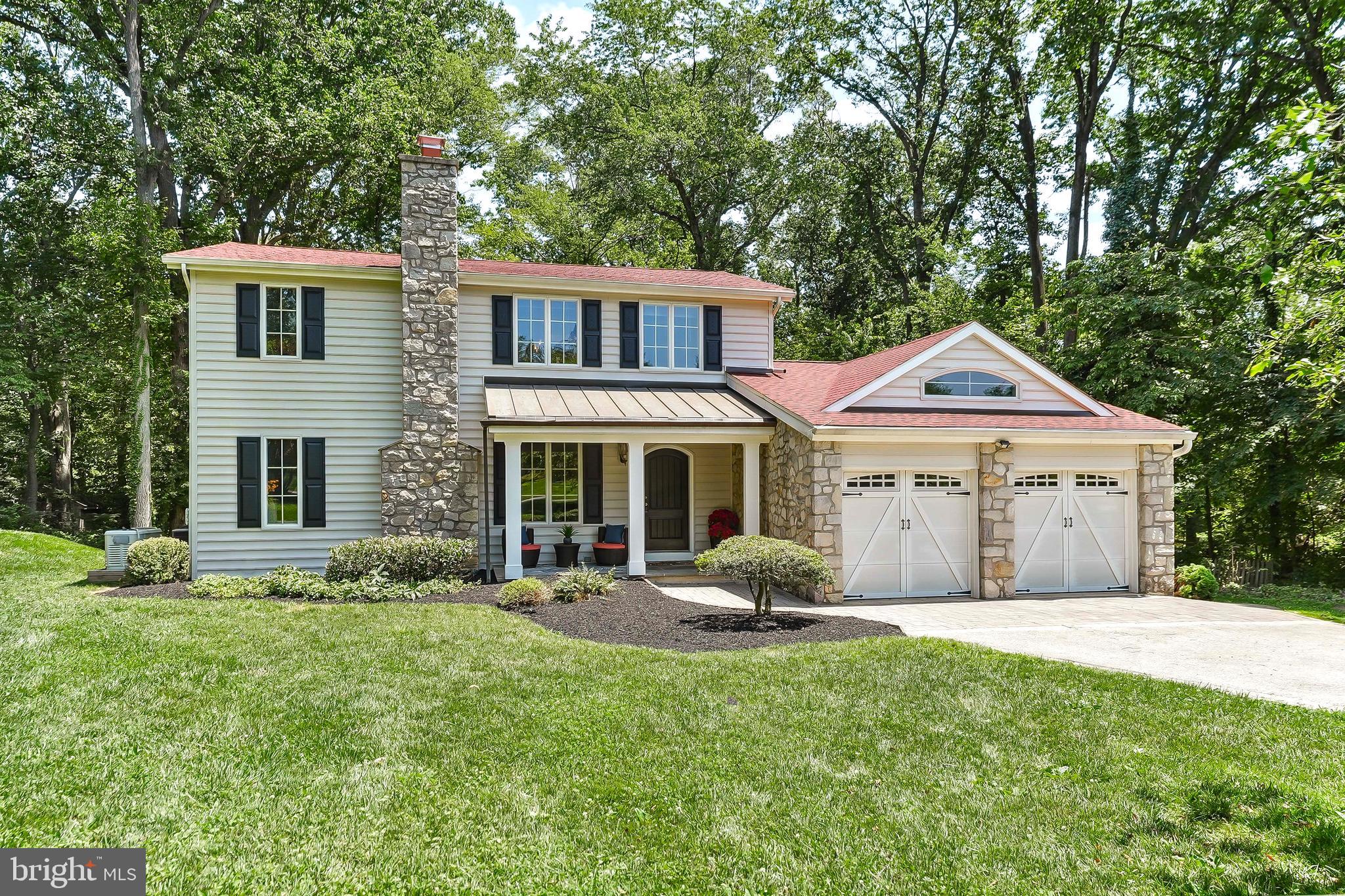 832 MEADOWVIEW ROAD