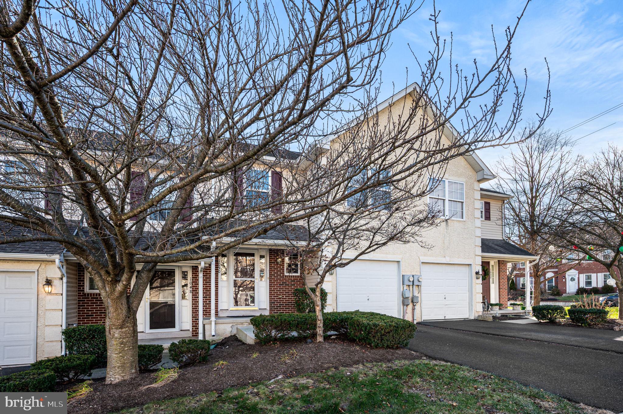 COURT AT THE LEDGES - Residential