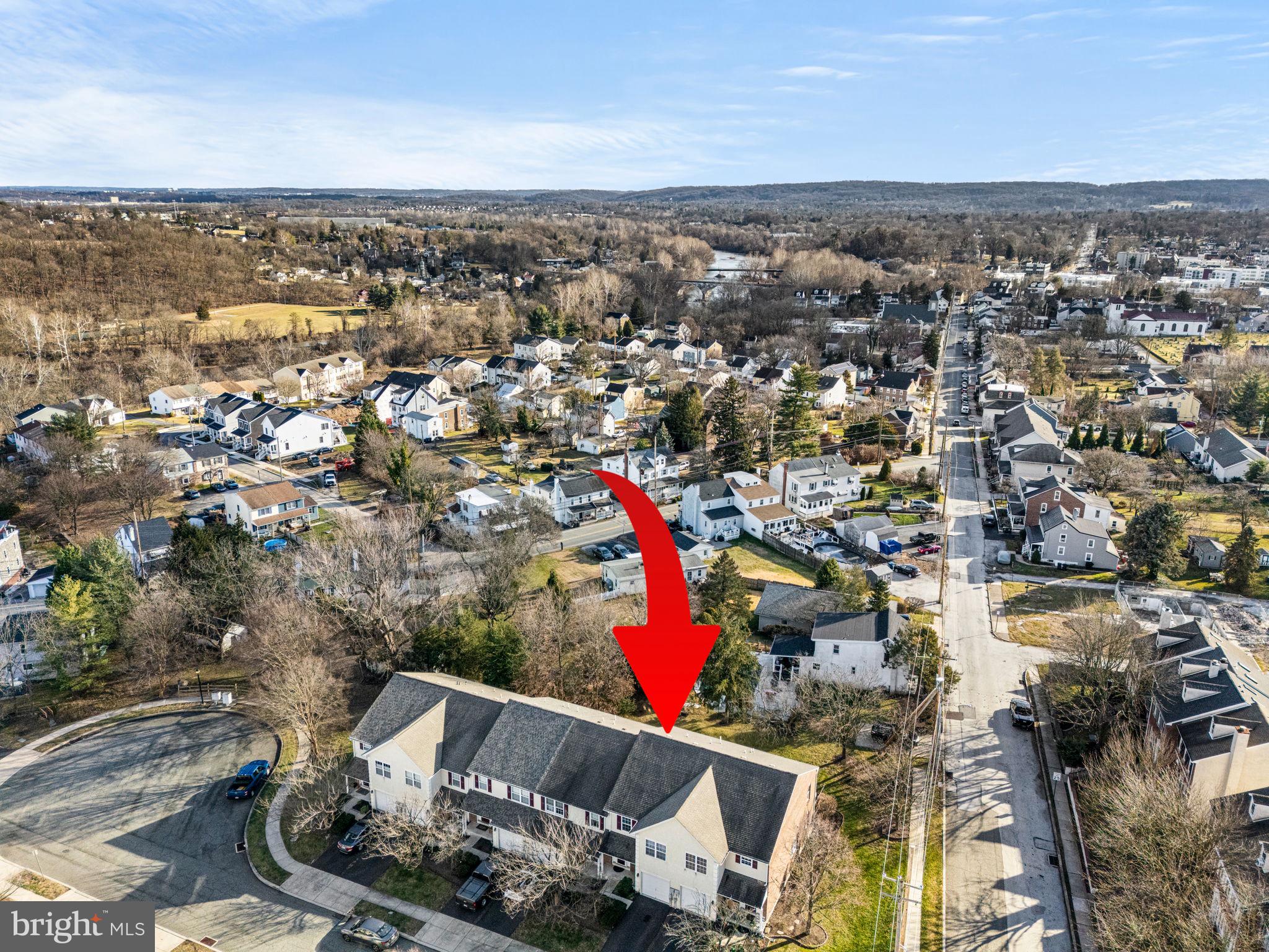 COURT AT THE LEDGES - Residential