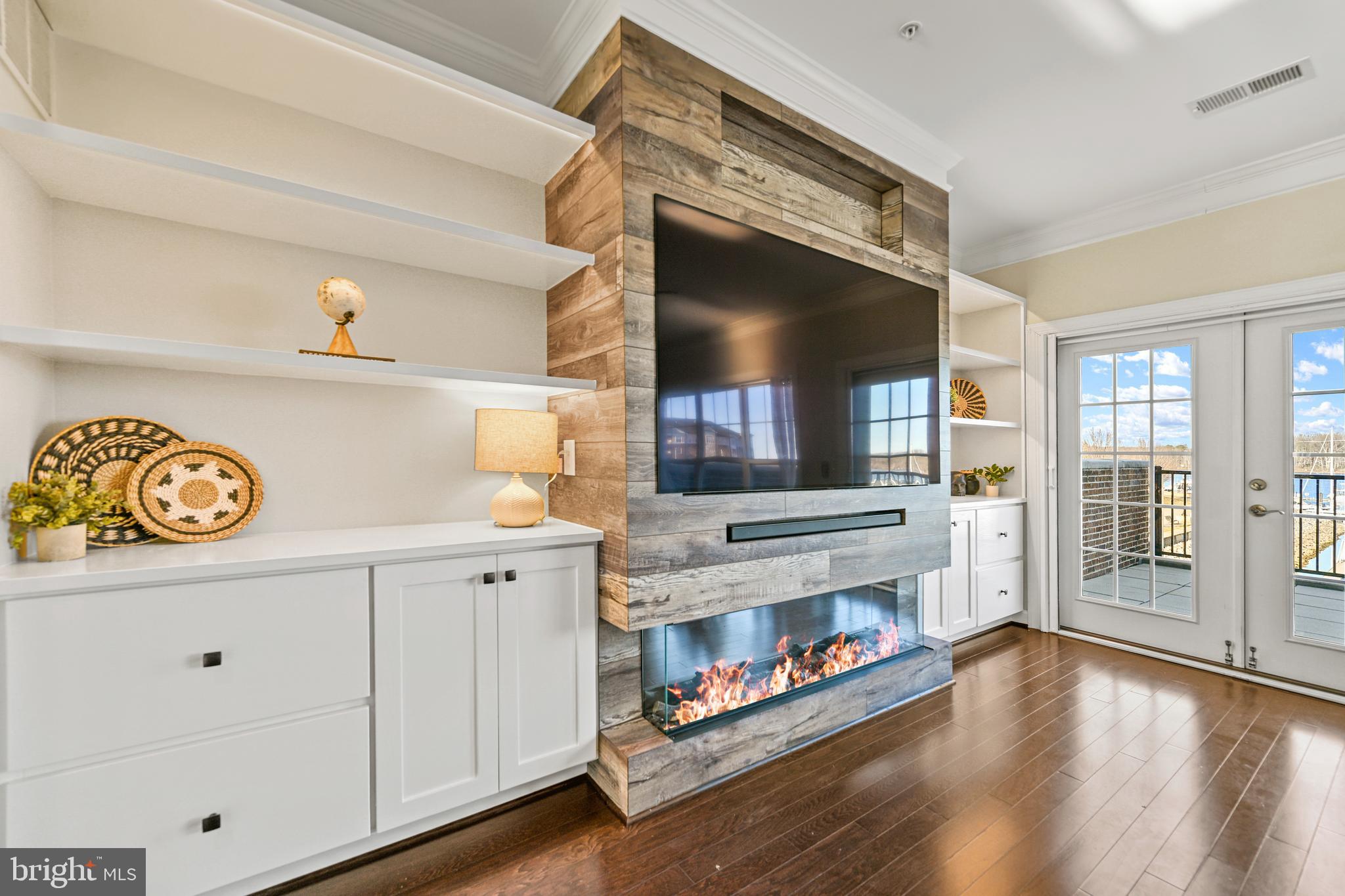 MARINA LANDING - Residential