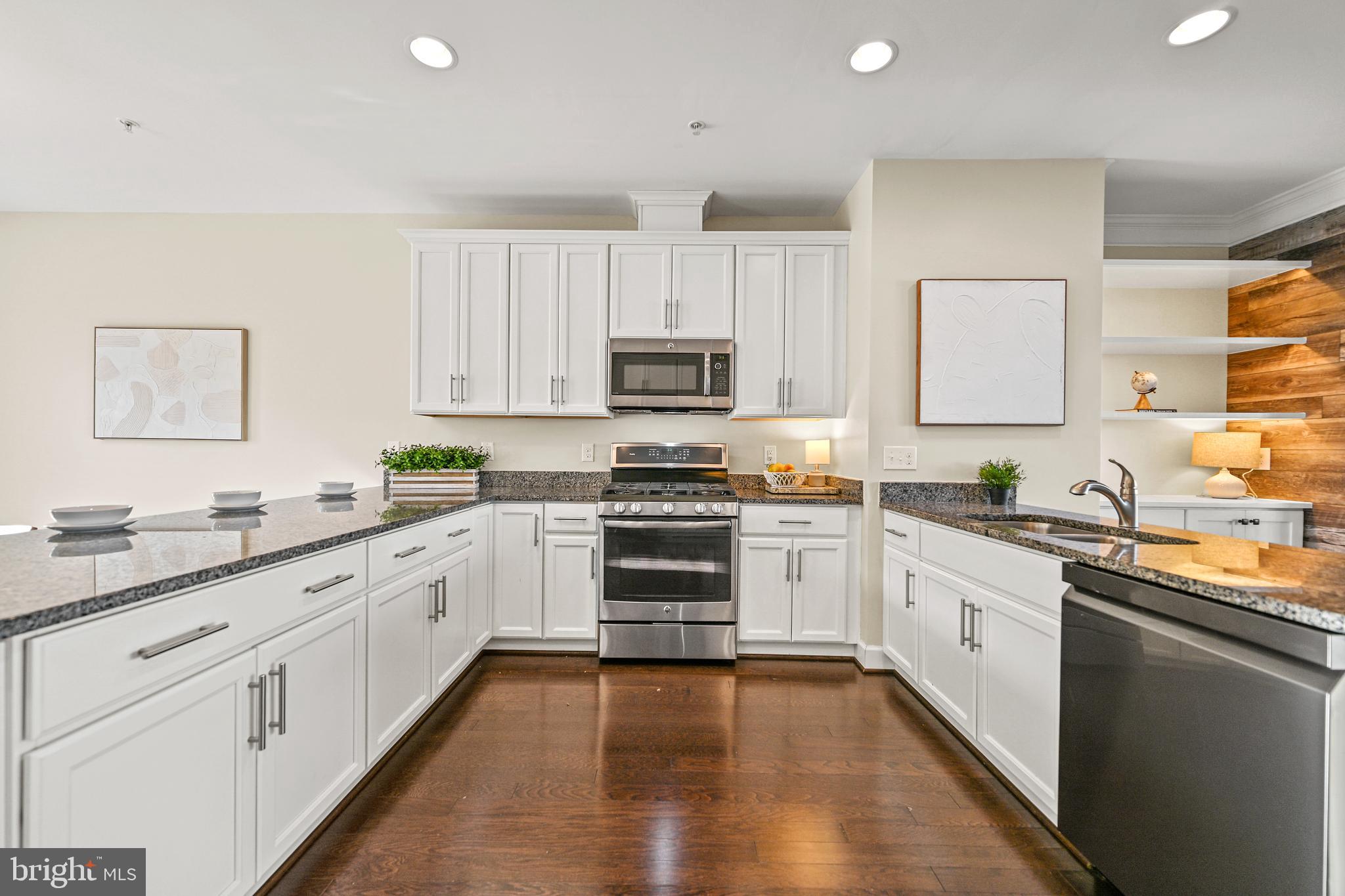 MARINA LANDING - Residential