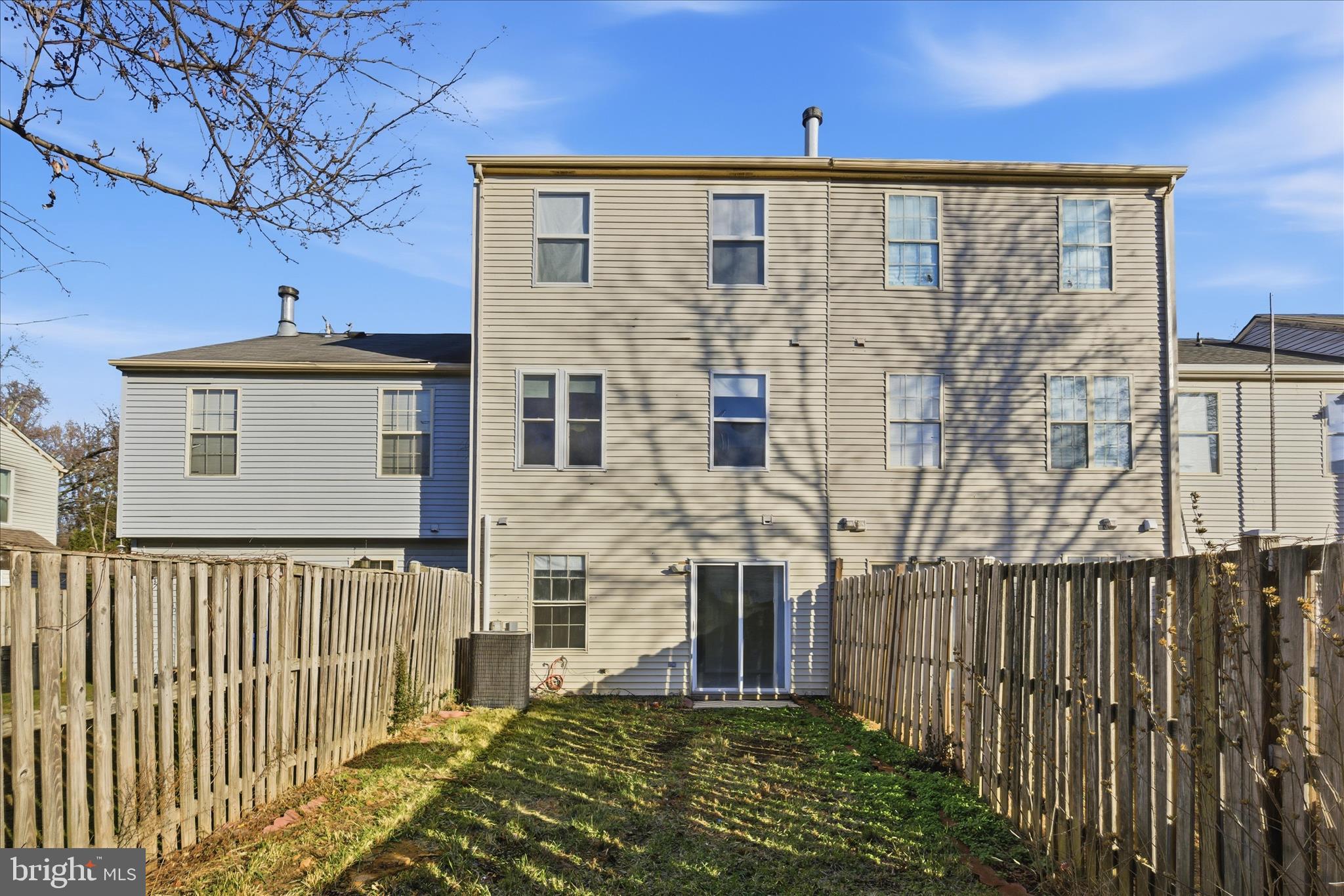 RIVERSIDE RUN IND HEAD - Residential