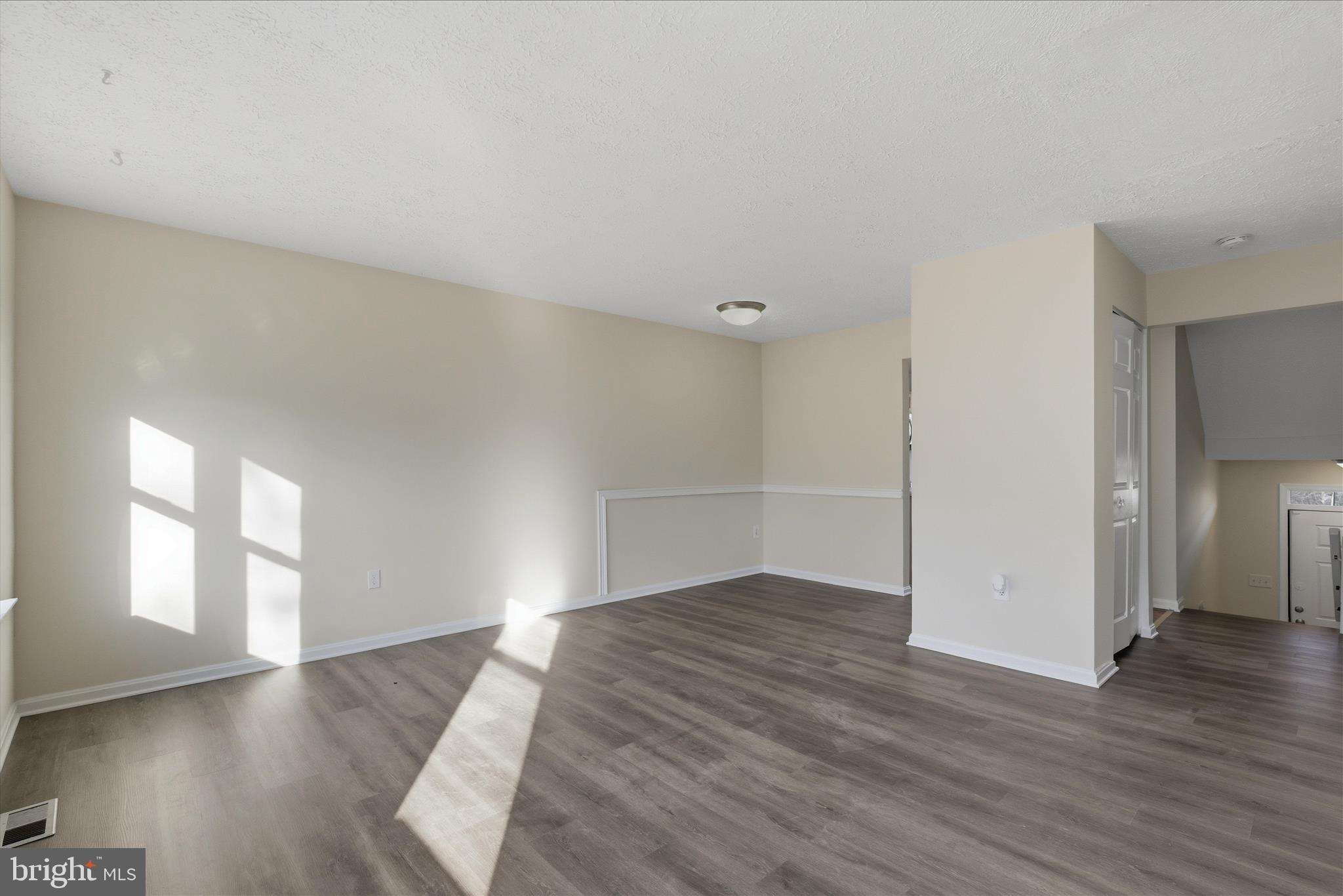 RIVERSIDE RUN IND HEAD - Residential