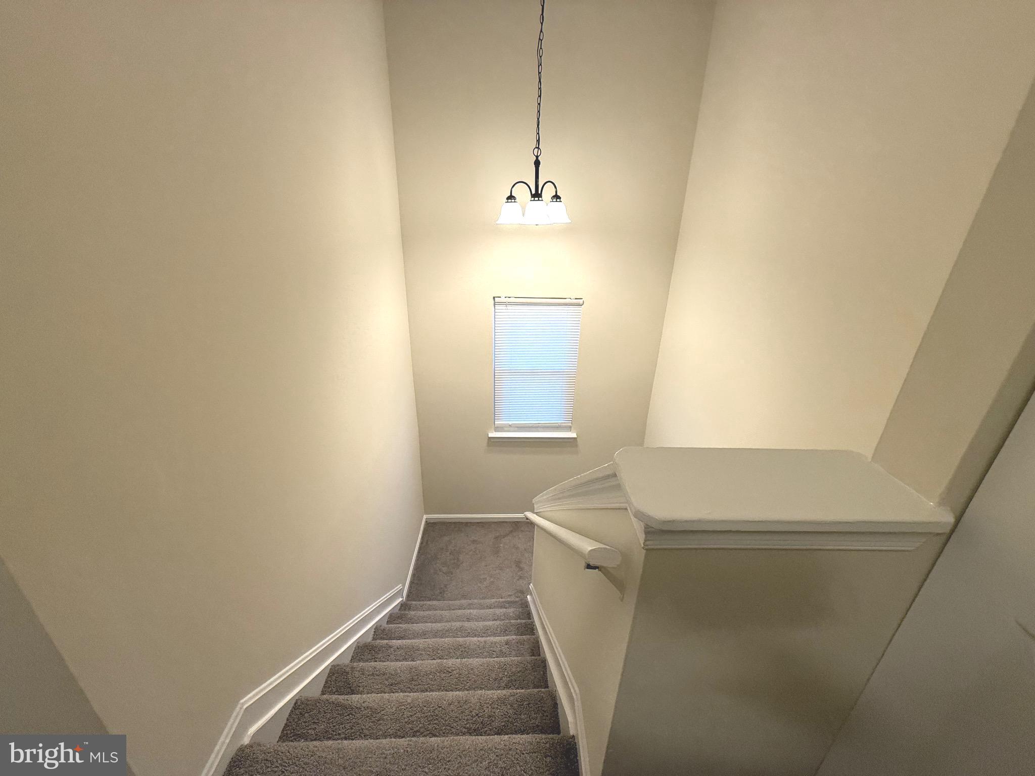 RIVERSIDE RUN IND HEAD - Residential