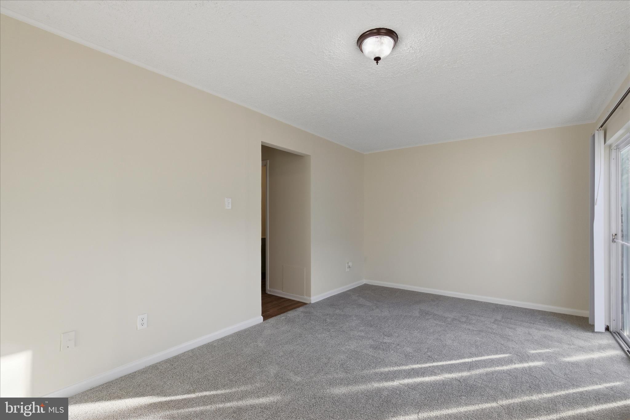 RIVERSIDE RUN IND HEAD - Residential