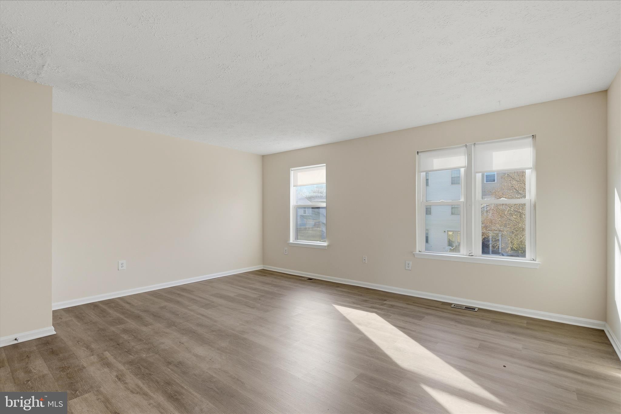 RIVERSIDE RUN IND HEAD - Residential