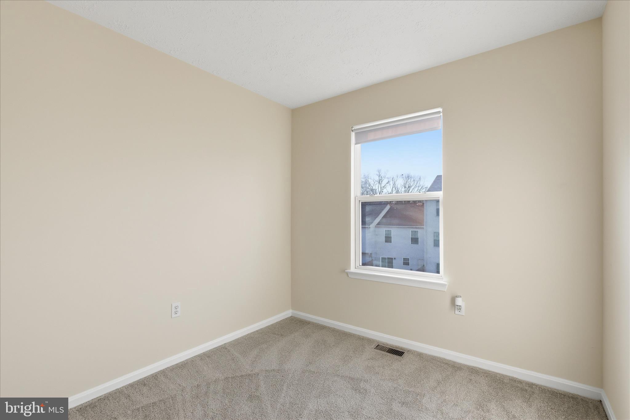 RIVERSIDE RUN IND HEAD - Residential