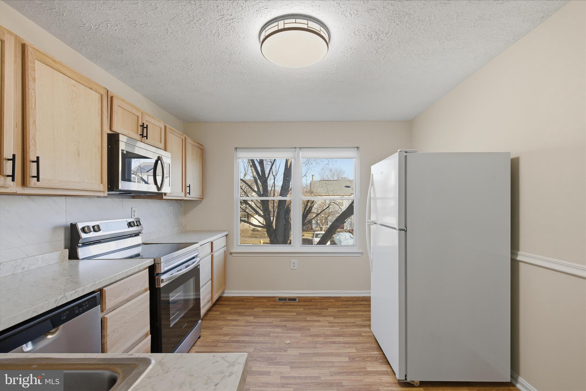 RIVERSIDE RUN IND HEAD - Residential