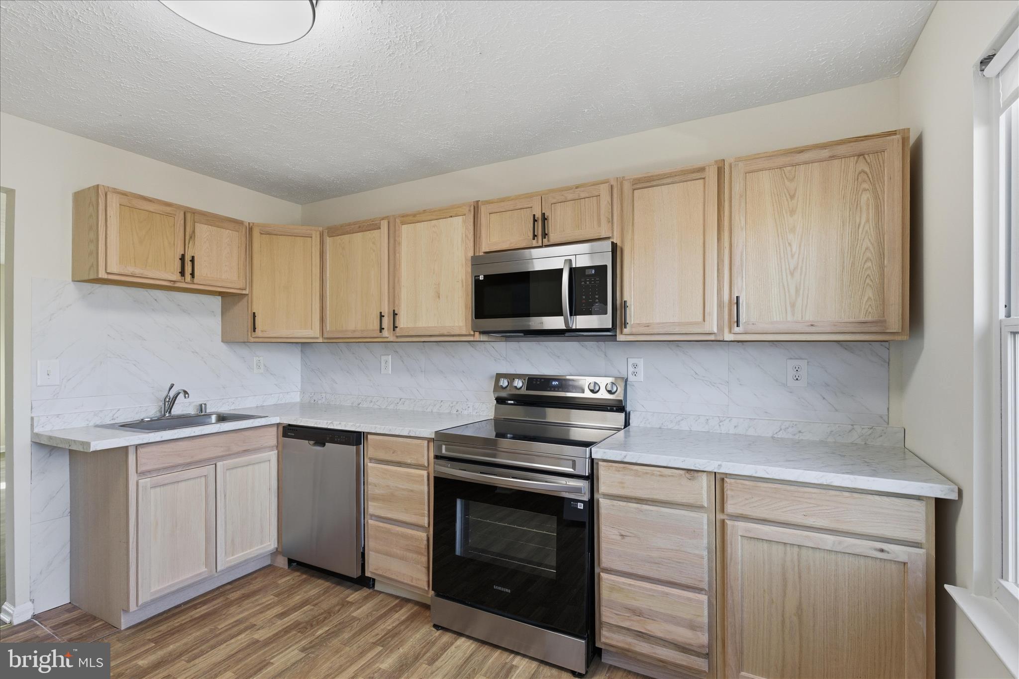 RIVERSIDE RUN IND HEAD - Residential