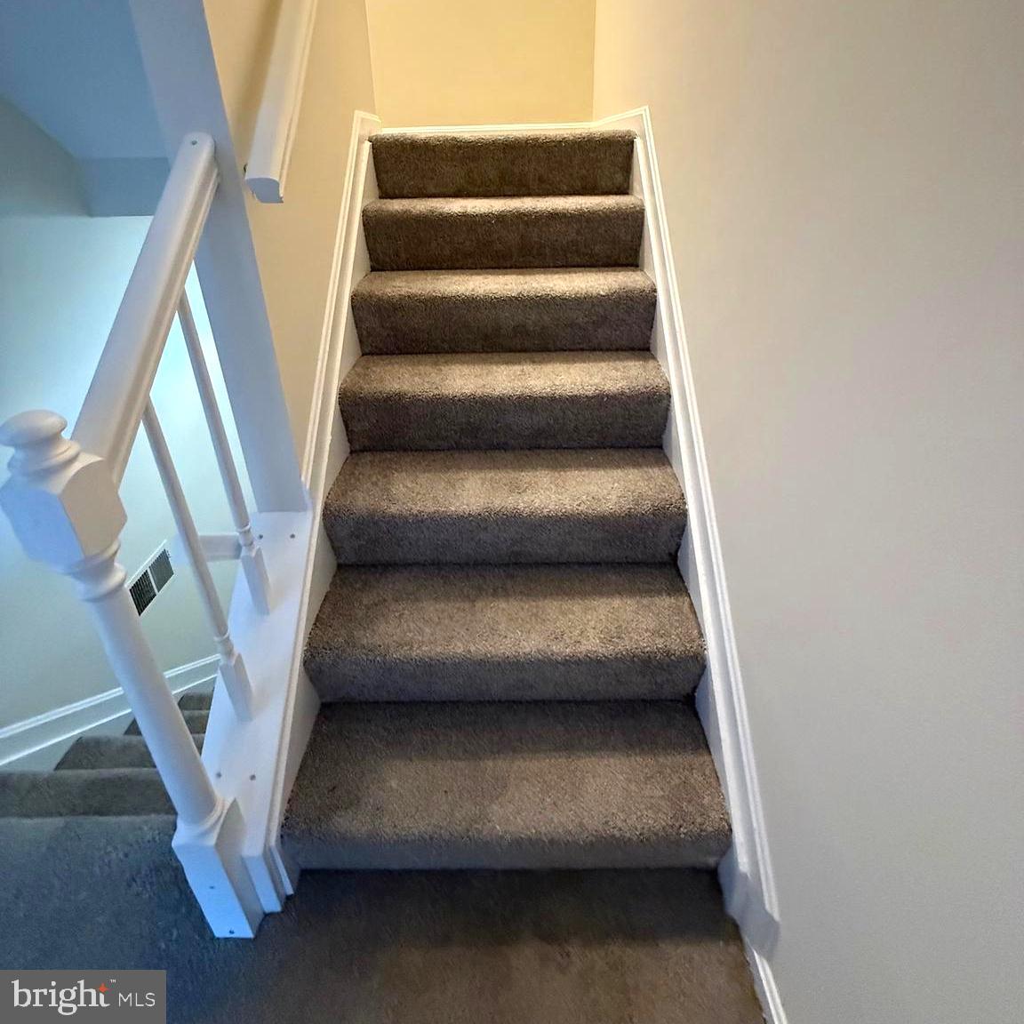 RIVERSIDE RUN IND HEAD - Residential