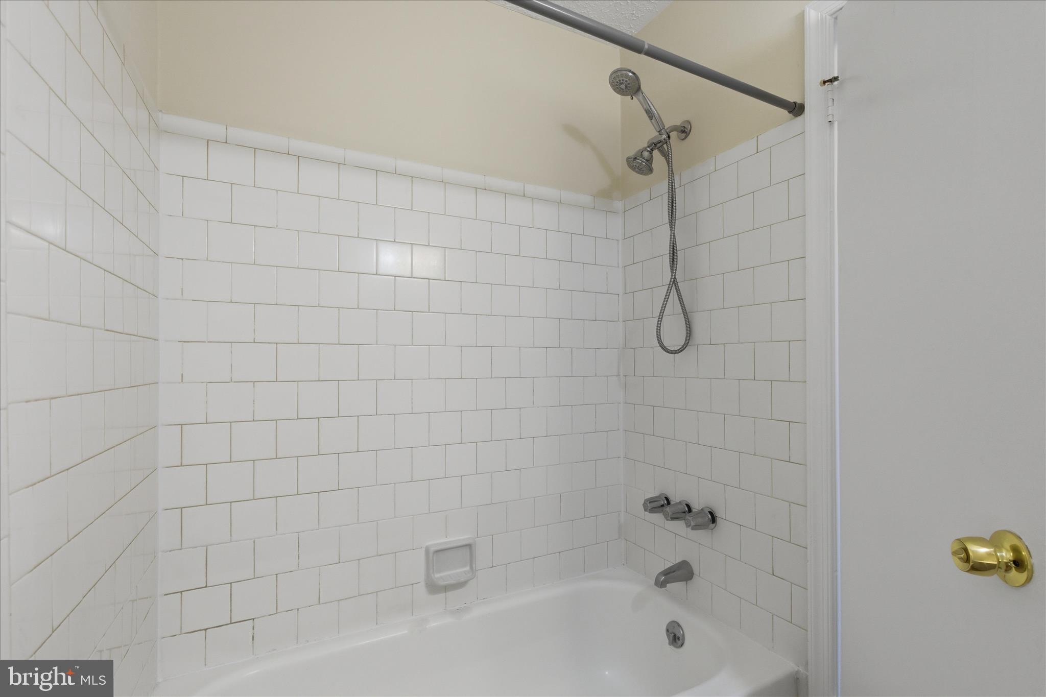 RIVERSIDE RUN IND HEAD - Residential