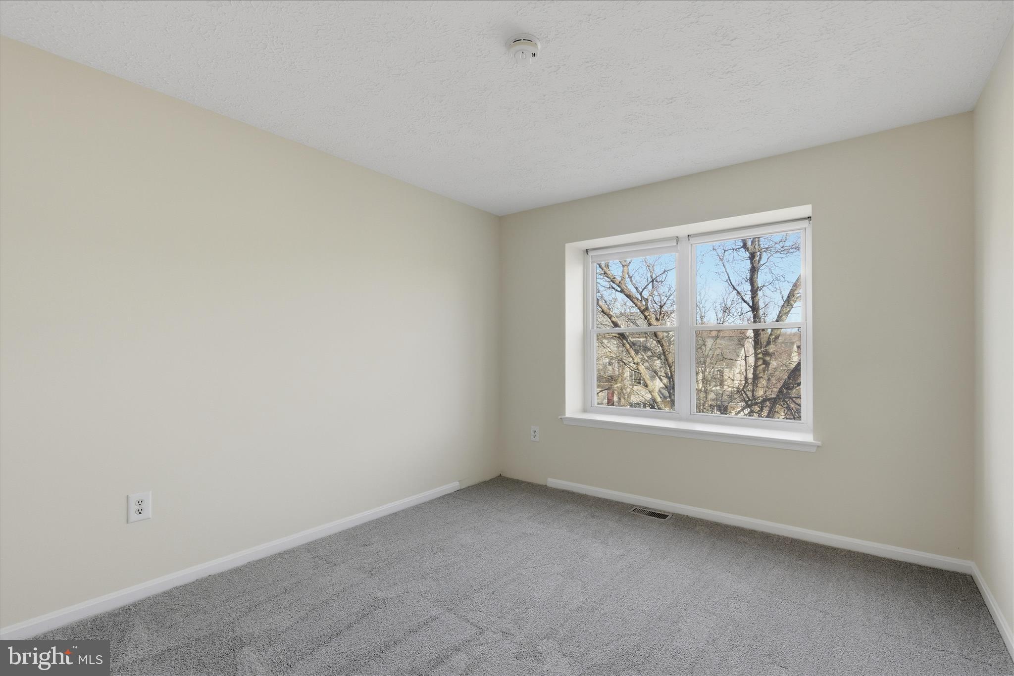 RIVERSIDE RUN IND HEAD - Residential