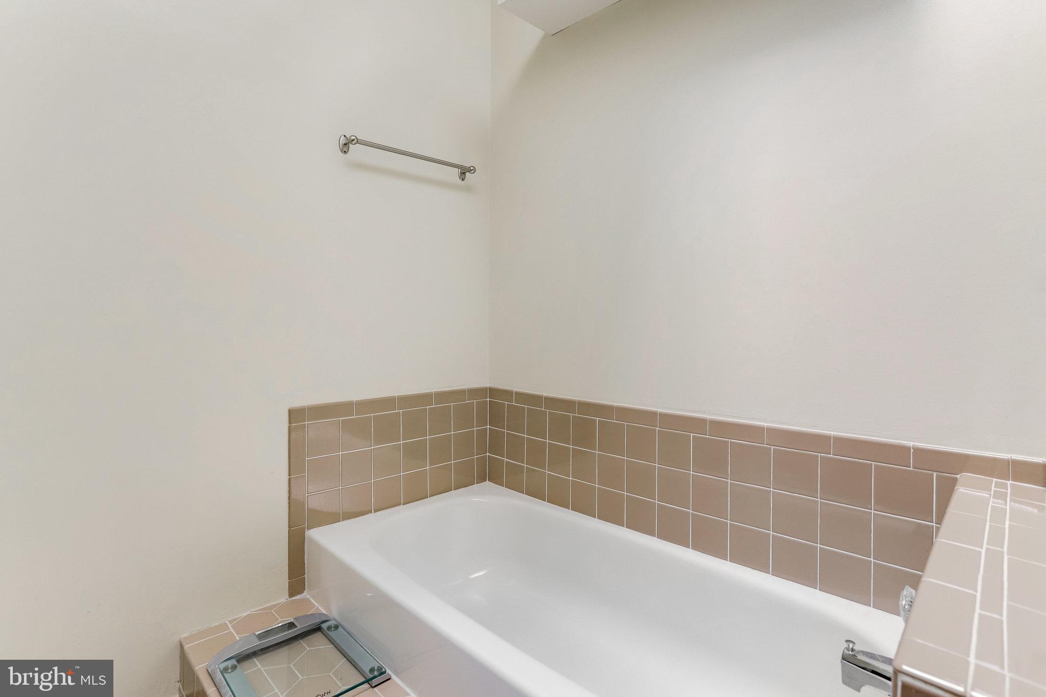 KINGSTOWNE - Residential Lease