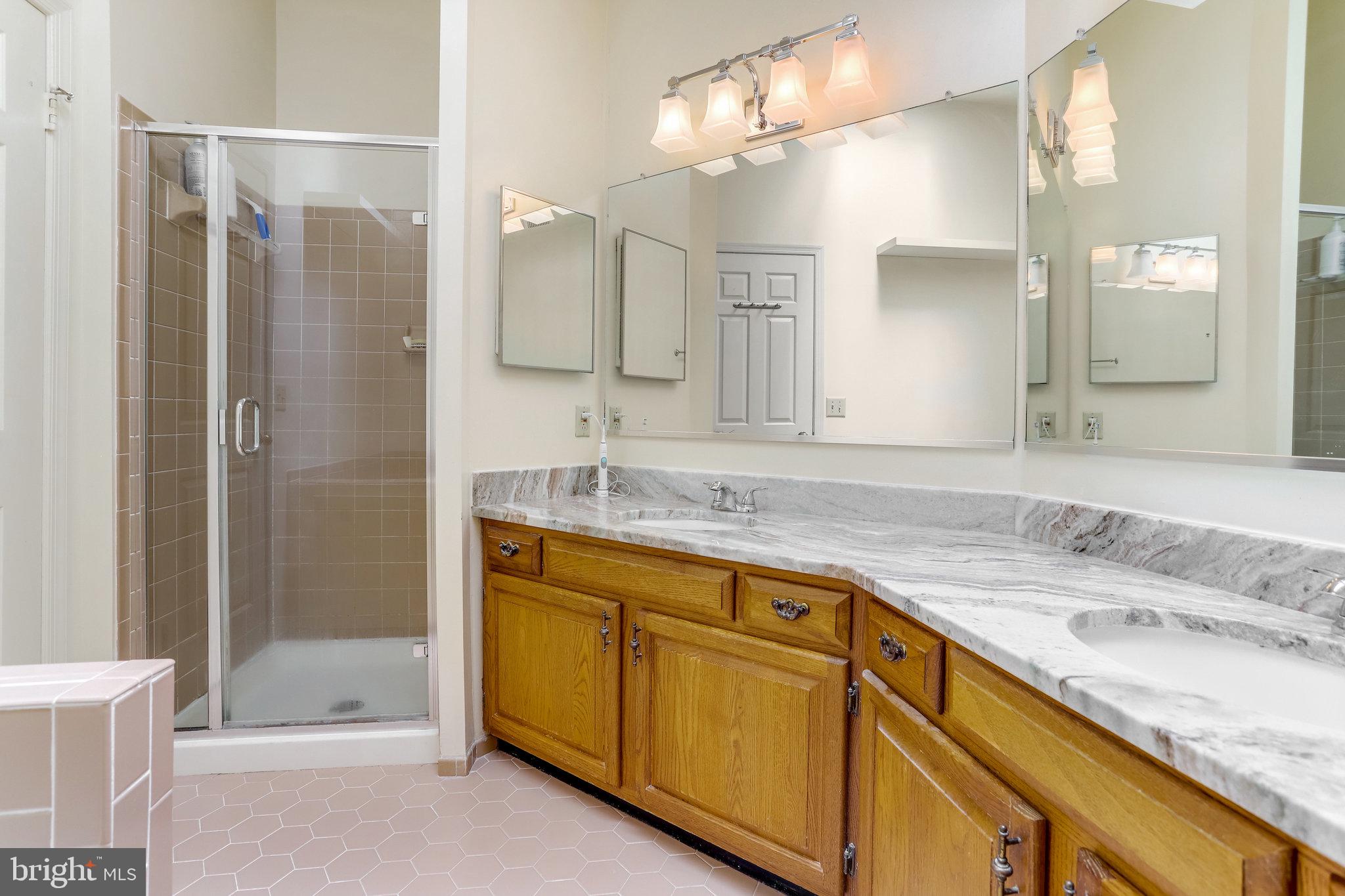 KINGSTOWNE - Residential Lease