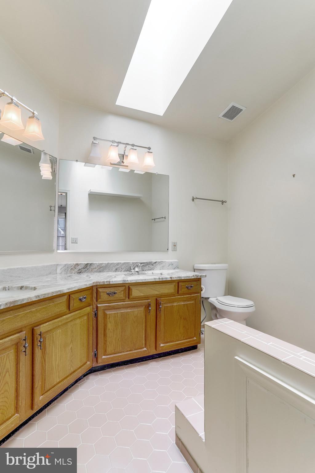 KINGSTOWNE - Residential Lease