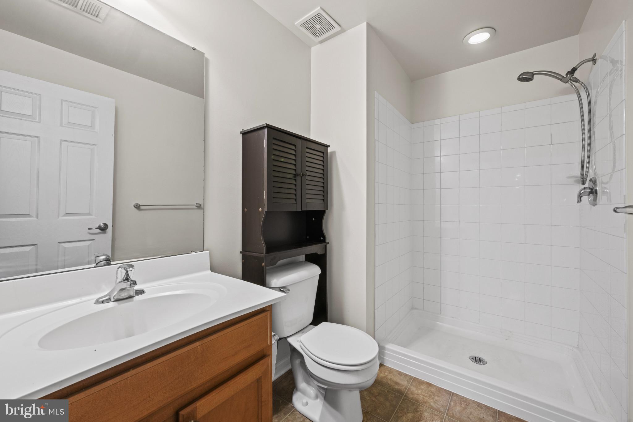 ADAMSTOWN COMMONS - Residential