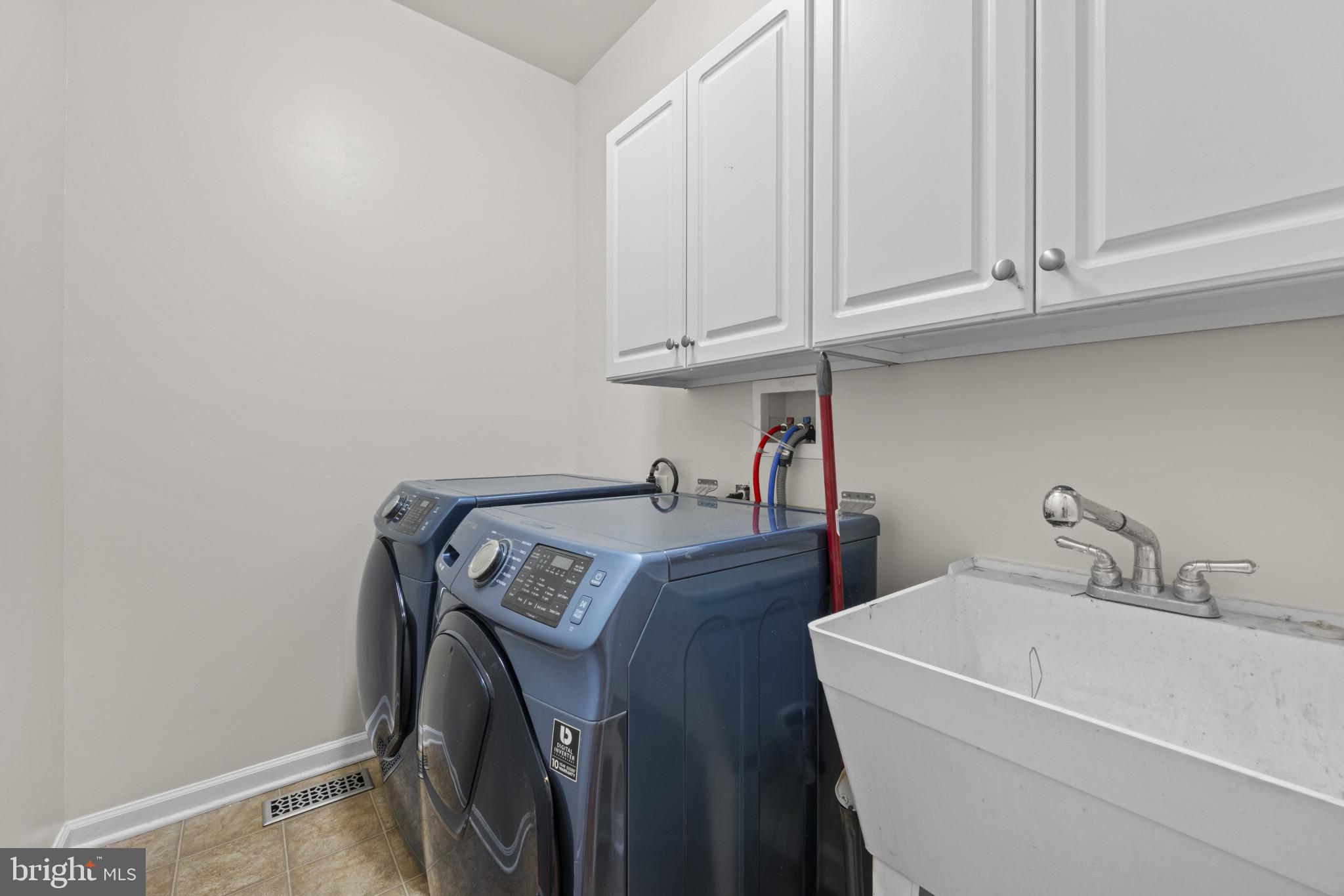 ADAMSTOWN COMMONS - Residential