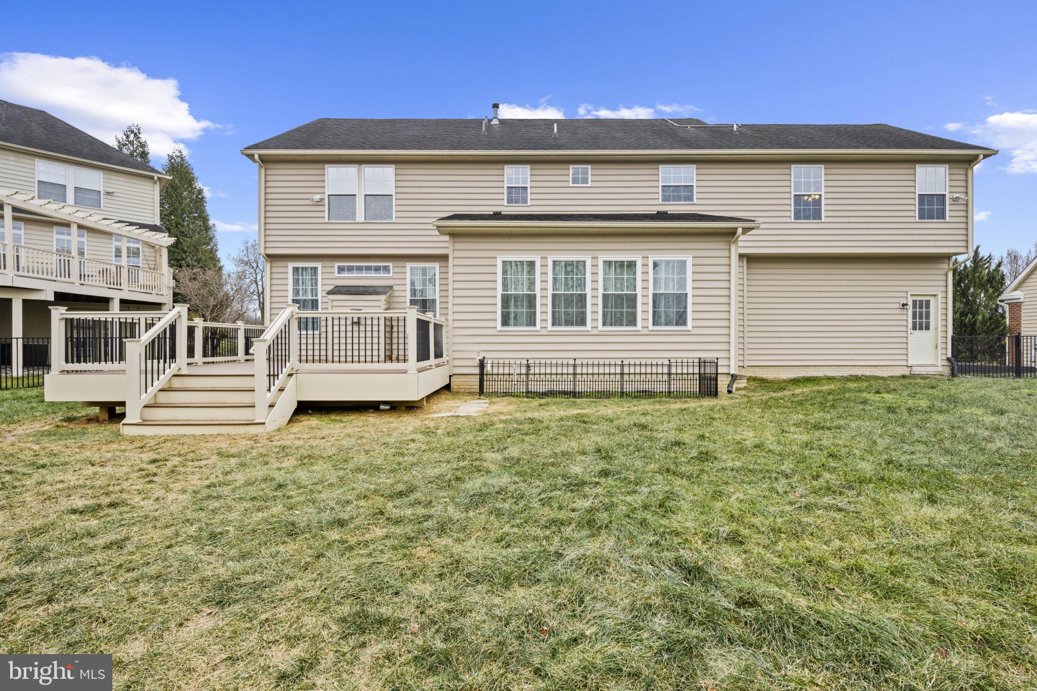 ADAMSTOWN COMMONS - Residential