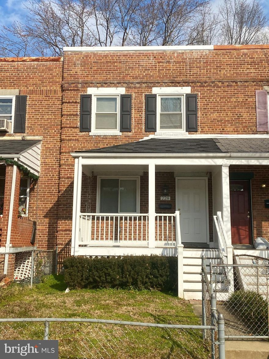 Fabulously updated 2 bed 2 bath Lynhaven townhome! The front porch greets you to this wonderful home - enter through the front door into the living room. This space flows right into the renovated kitchen, white backsplash and stainless steel appliances. Just outside the kitchen is a deck with stairs to the rear yard. The upper level features two bedrooms with an updated full bath. The bedrooms are spacious, and the primary bedroom has a large  closet with ample storage. The lower level has a recreation room - great for movie night or game night - and a utility area with laundry. Newer windows throughout! Walkable to Del Ray and Potomac Yard, you don't want to miss this one! Welcome home!